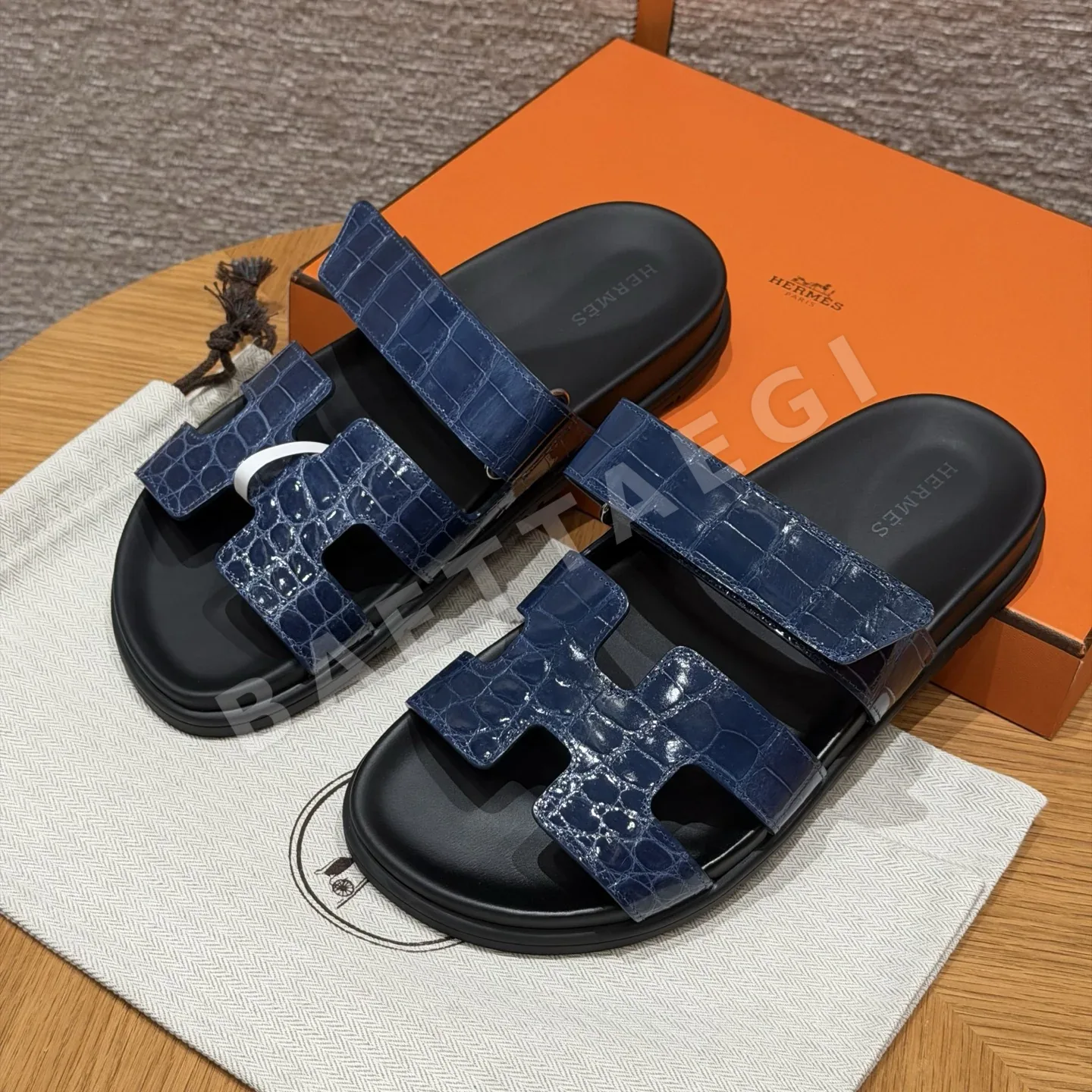 에르메스 시프레 샌들 로열블루 악어가죽 상세 이미지 2