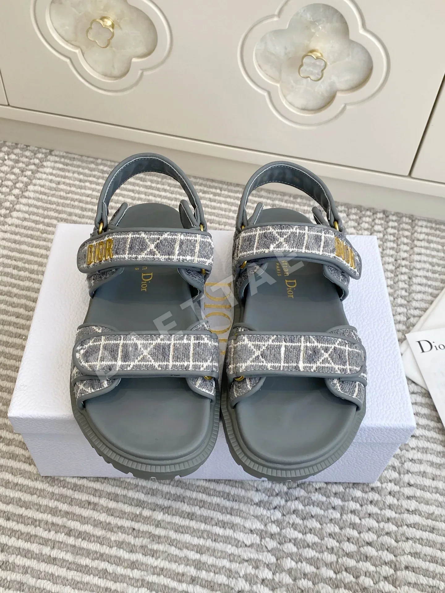 디올 다이렉트 슬라이드 그레이 벨크로 샌들 151457