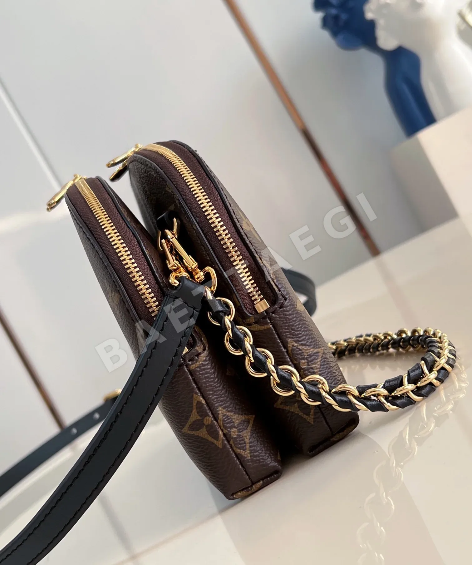 루이비통 M12996 알마 핸드백 상세 이미지 4