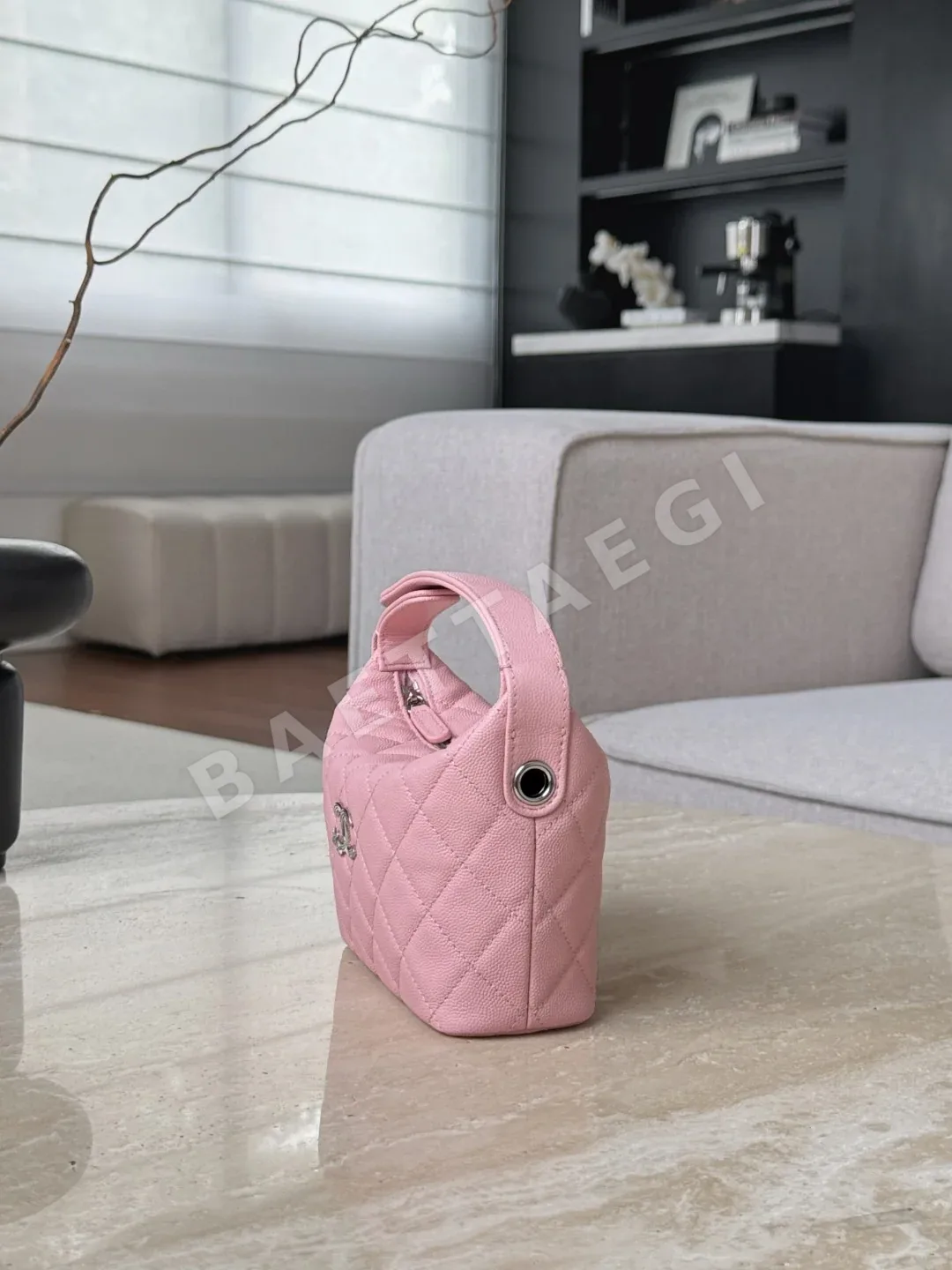 샤넬 라인스톤 별 장식 가방 상세 이미지 3