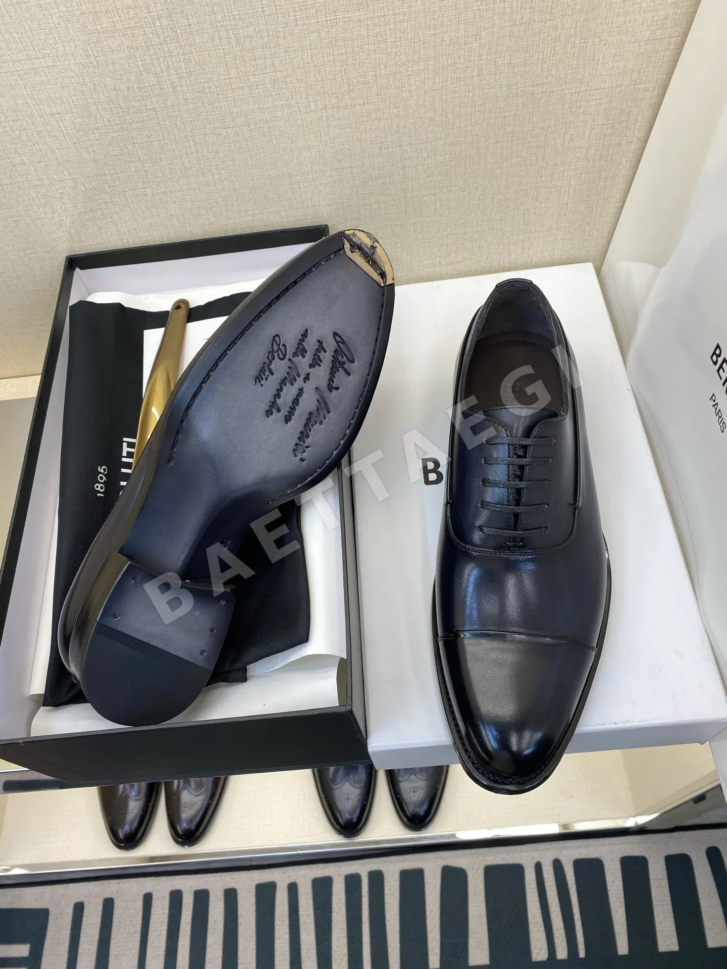 벨루티 로퍼 가죽 하이글로스 상세 이미지 10