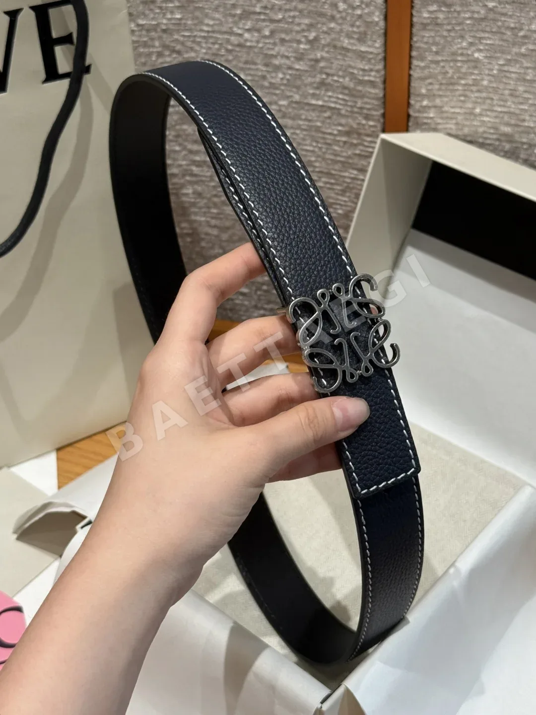 로에베 아나그램 리버시블 소가죽 벨트 상세 이미지 4