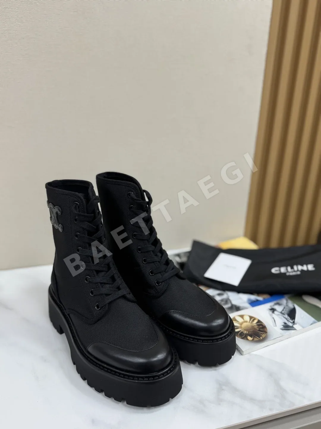 셀린느 코튼 플랫폼 마틴 부츠 93209