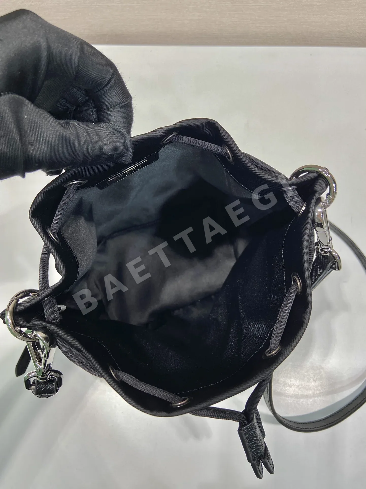 프라다 나일론 빈티지 버킷백 상세 이미지 8