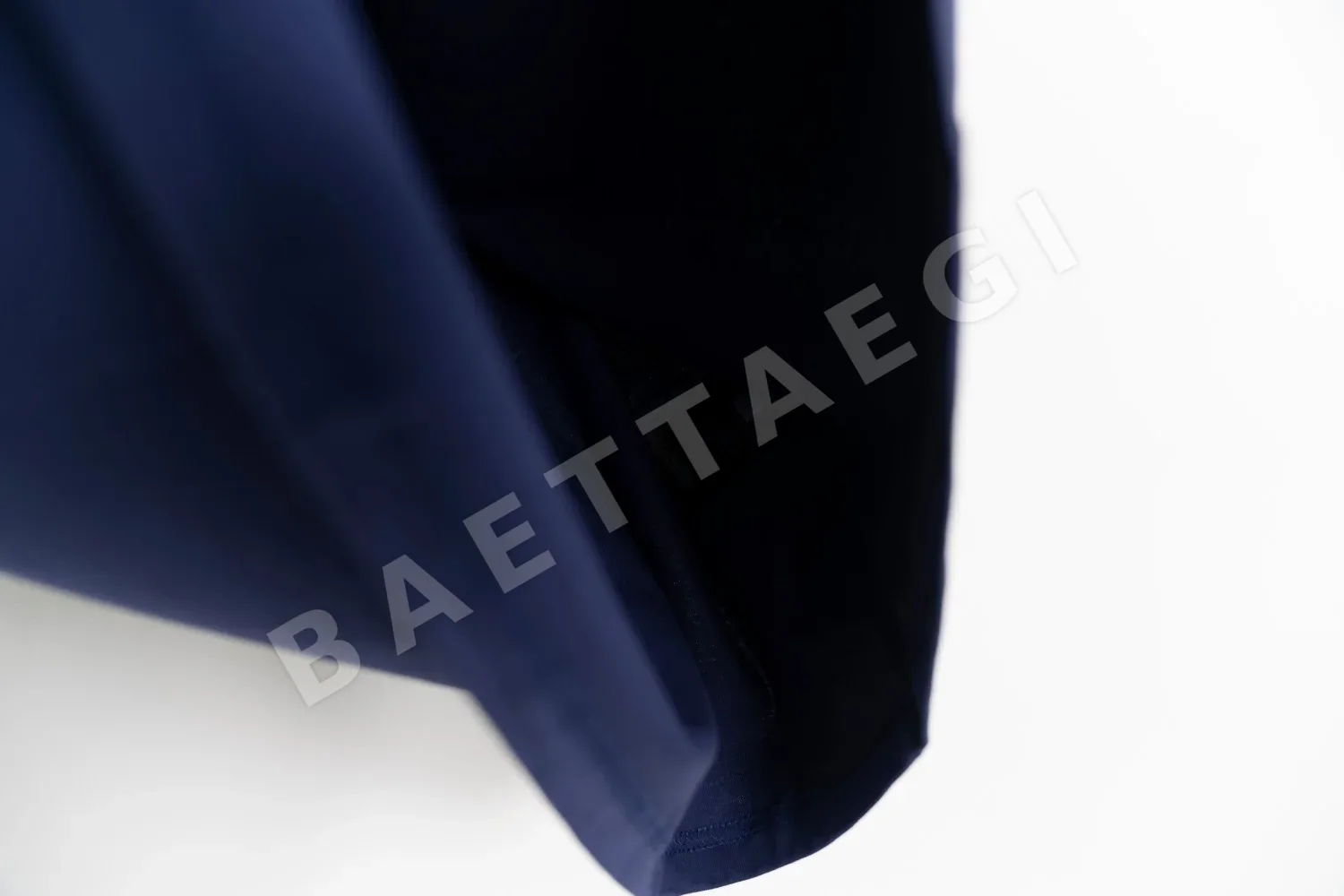 발렌시아가 남성 루즈핏 레터 프린트 반팔 티셔츠 상세 이미지 8