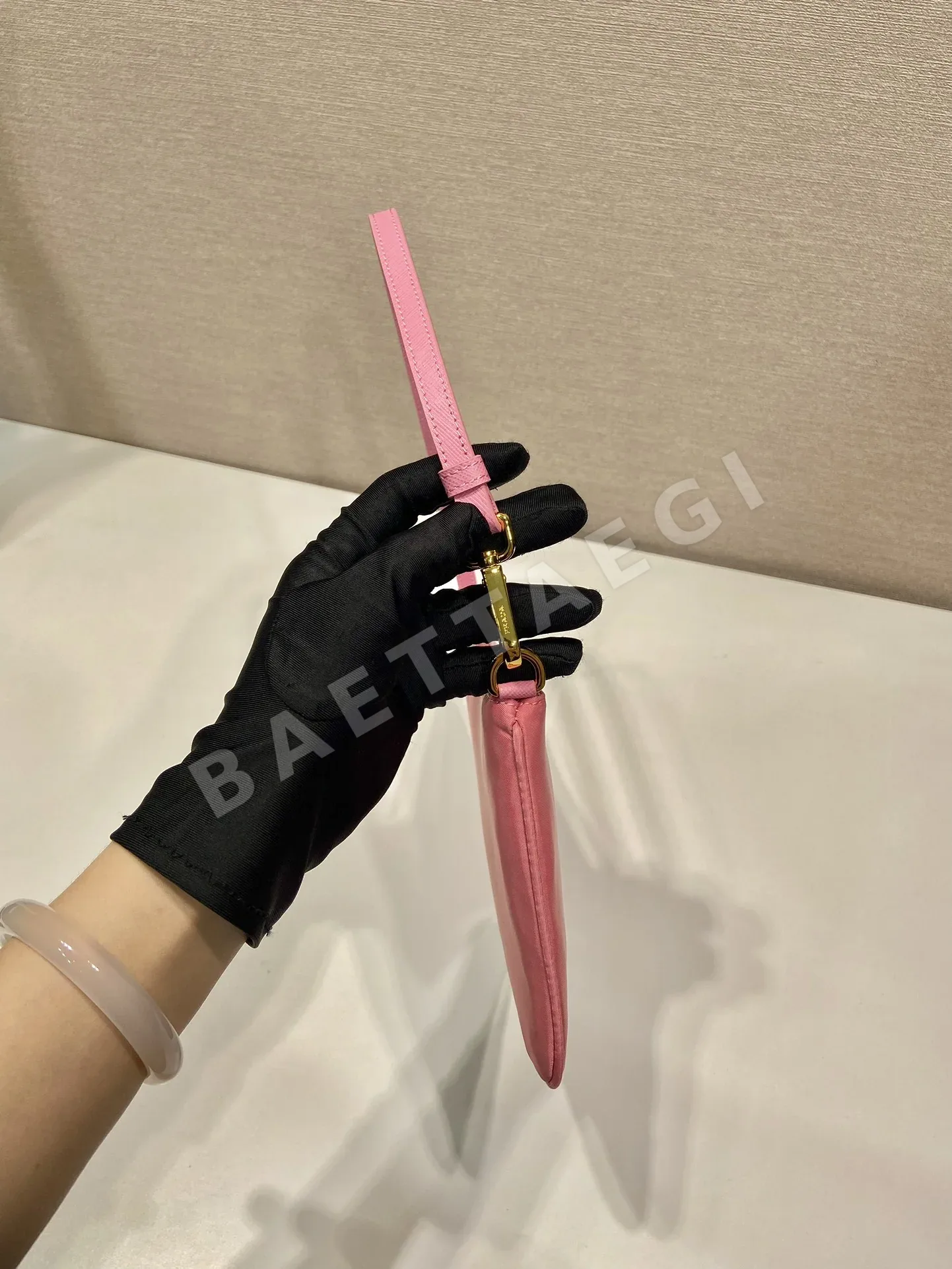 프라다 나일론 언더암백 1NI545 상세 이미지 7
