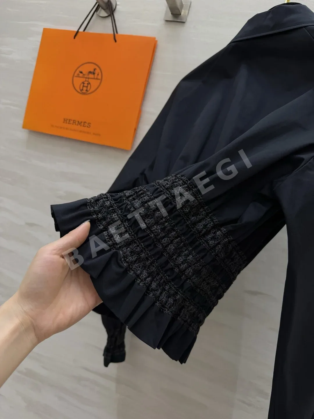 에르메스 허리 밴딩 여성 셔츠 상세 이미지 4