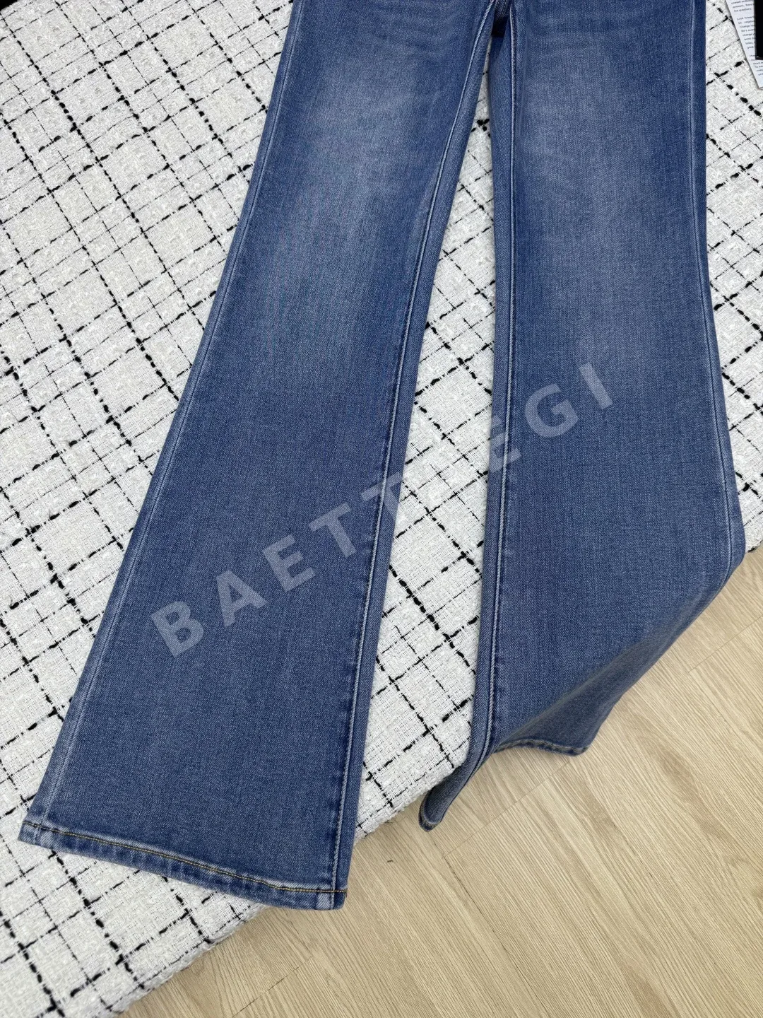 샤넬 자수 백포켓 플레어 여성 바지 상세 이미지 4