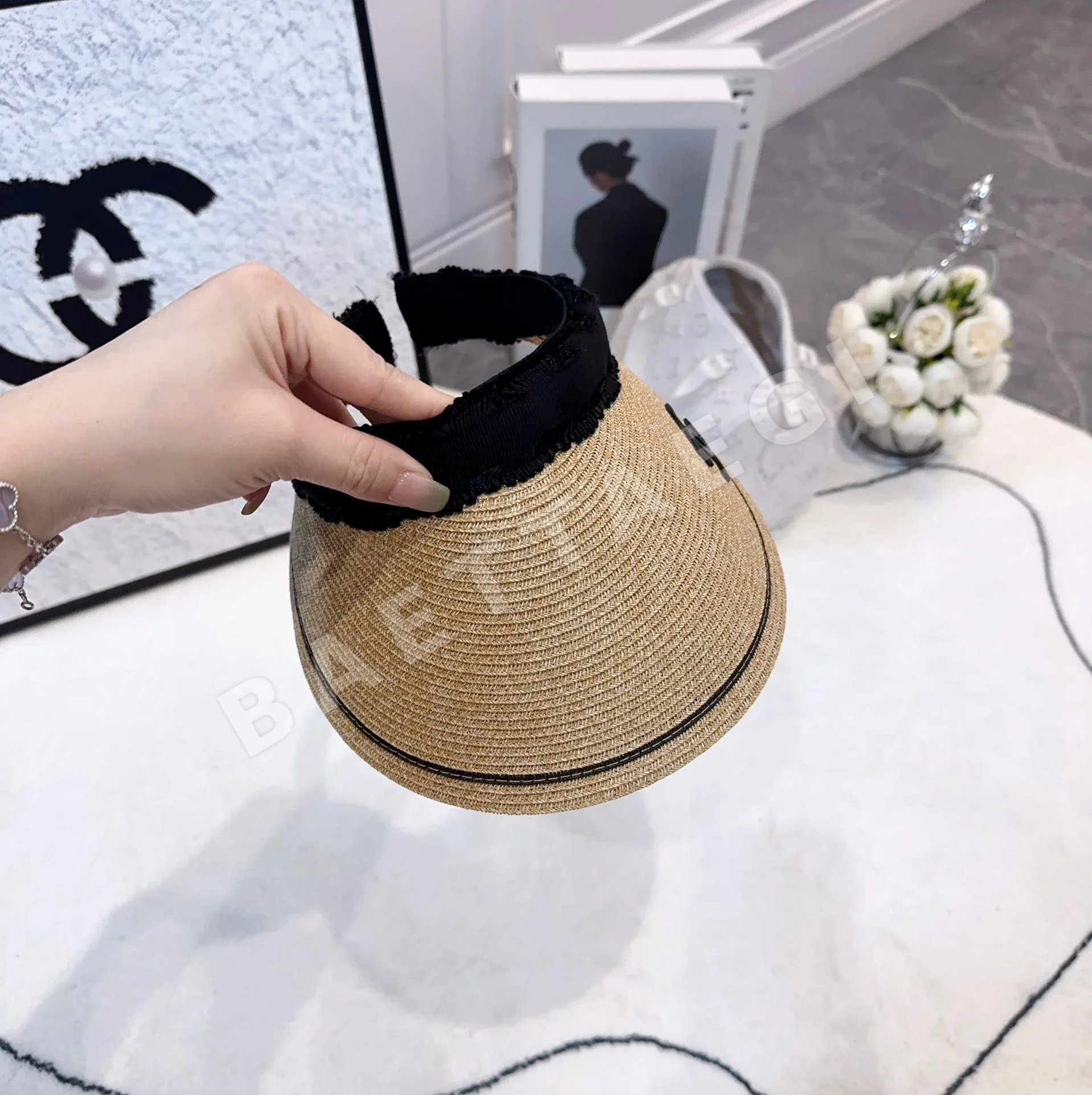 샤넬 자외선 차단 메시 모자 상세 이미지 3