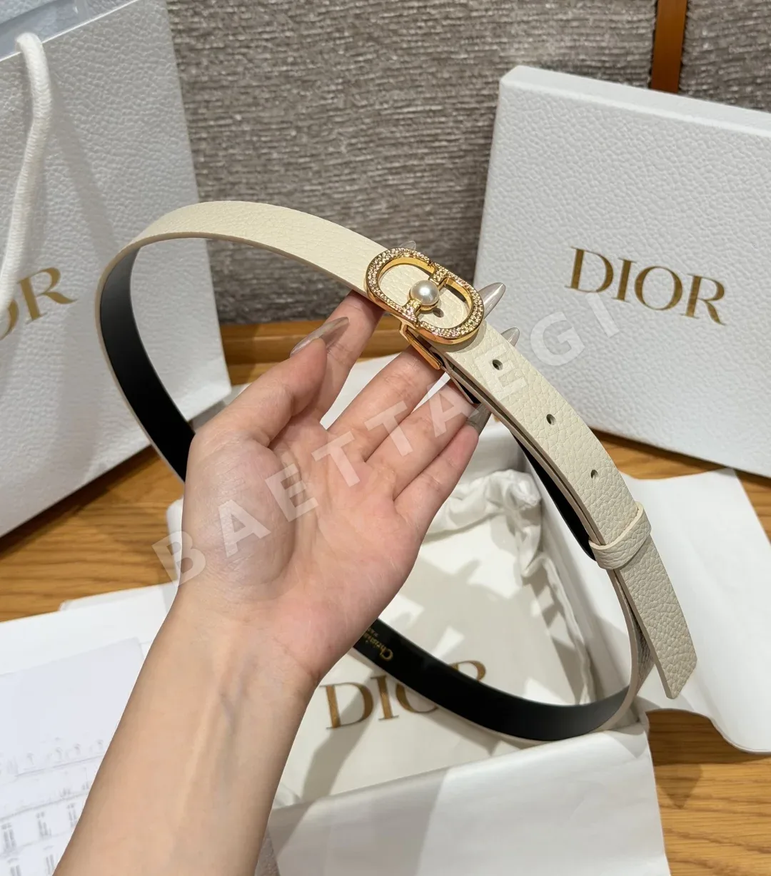 디올 몽테뉴 CD 클라스프 송아지가죽 벨트 상세 이미지 4