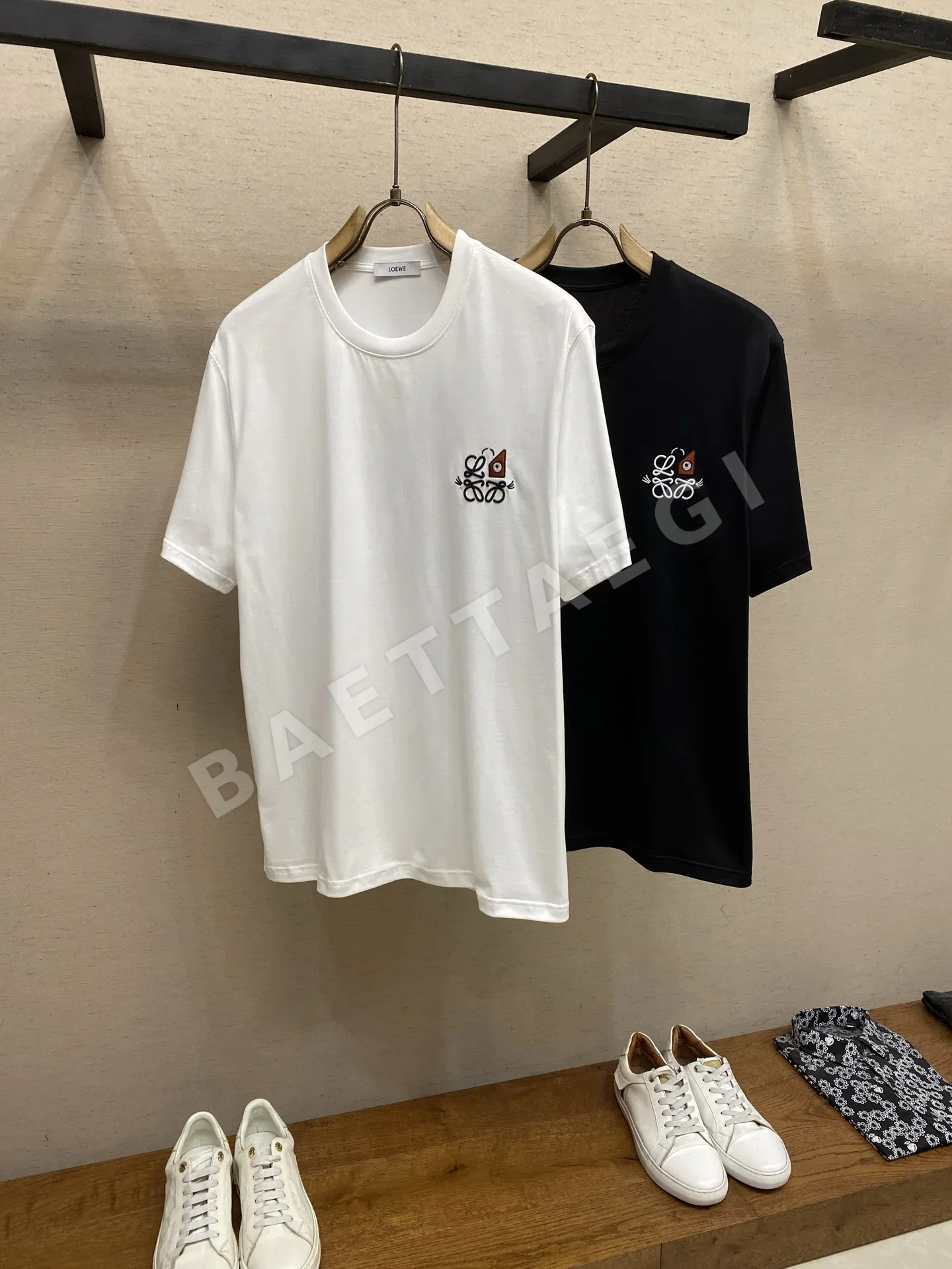 로에베 로고 자수 코튼 반팔 티셔츠 상세 이미지 3