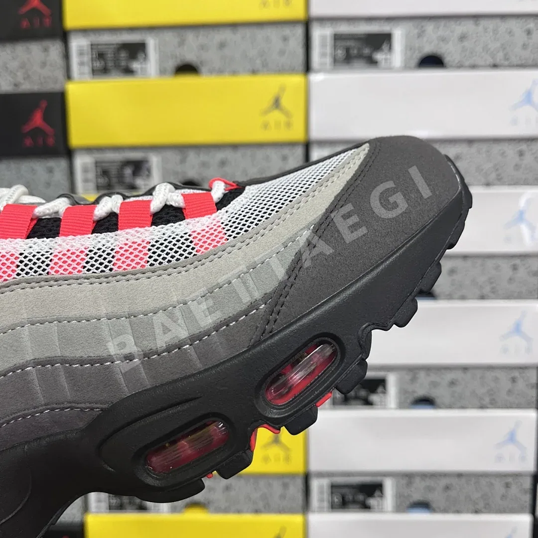 나이키 [GX] 에어 맥스 95 OG AT2865-100 201225 Nike Air Max 95 OG Solar Red 상세 이미지 9