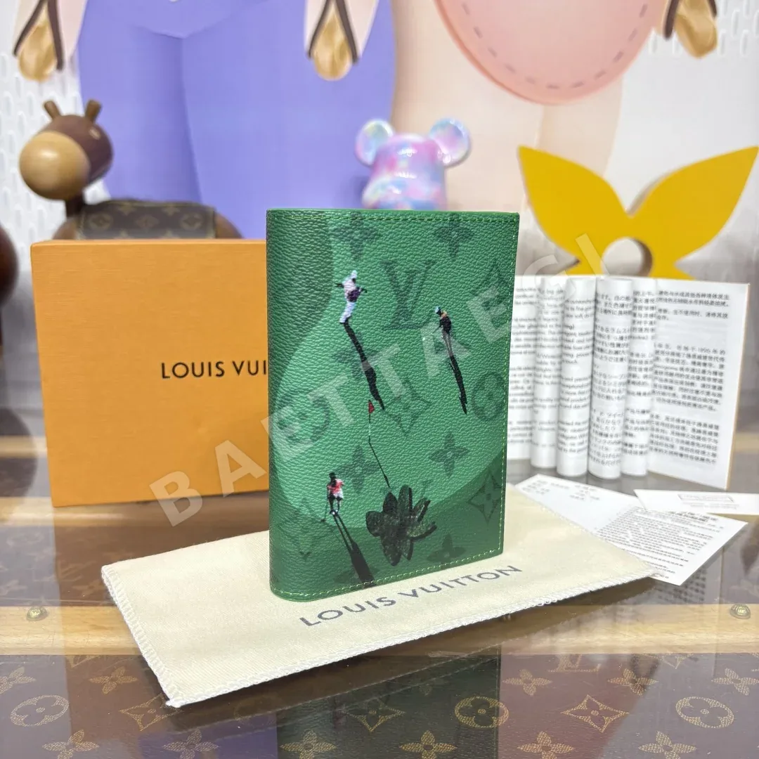 루이비통 카라 모노그램 여권 지갑 상세 이미지 2