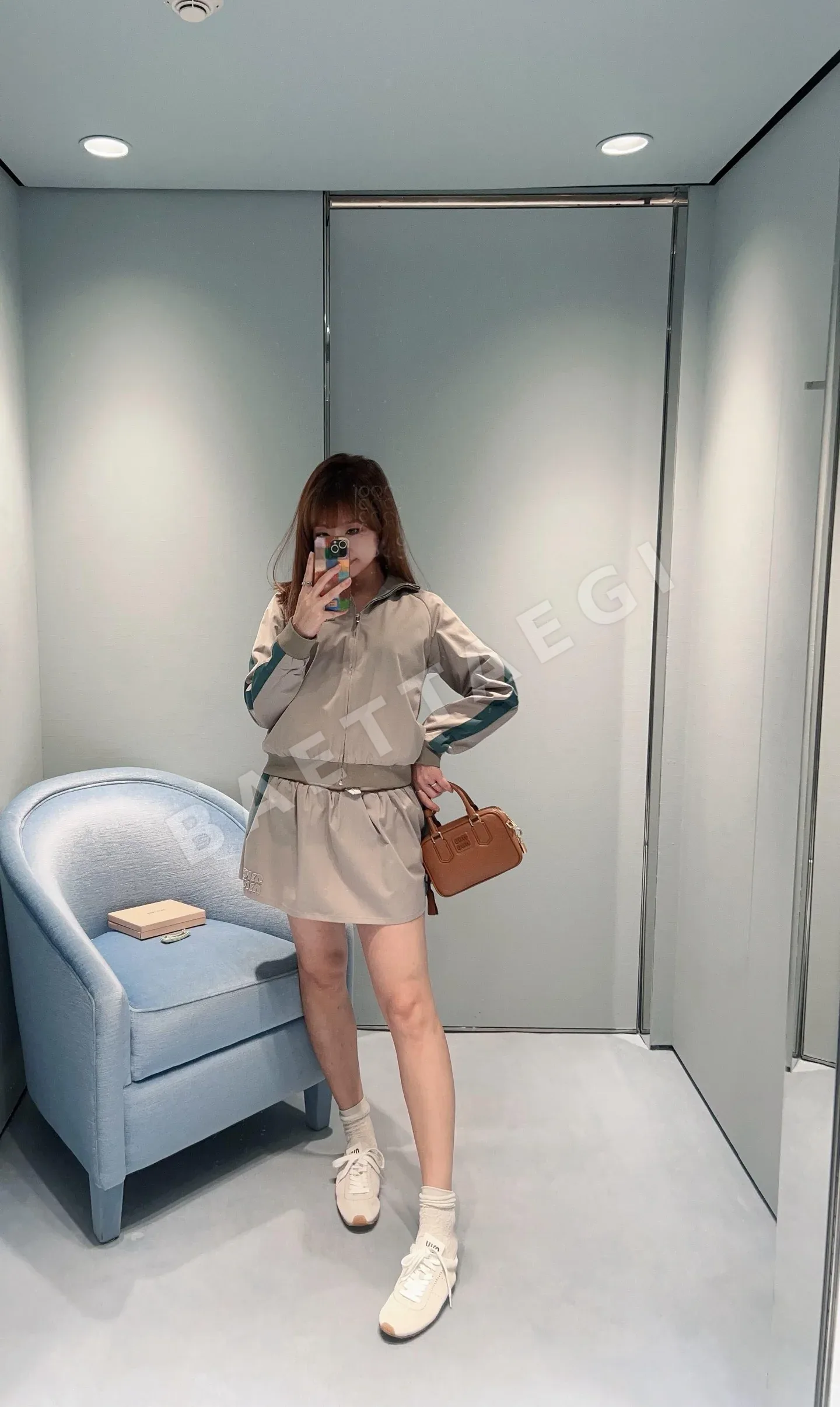 미우미우 카키 로고 집업 재킷 미디 스커트 세트 상세 이미지 7