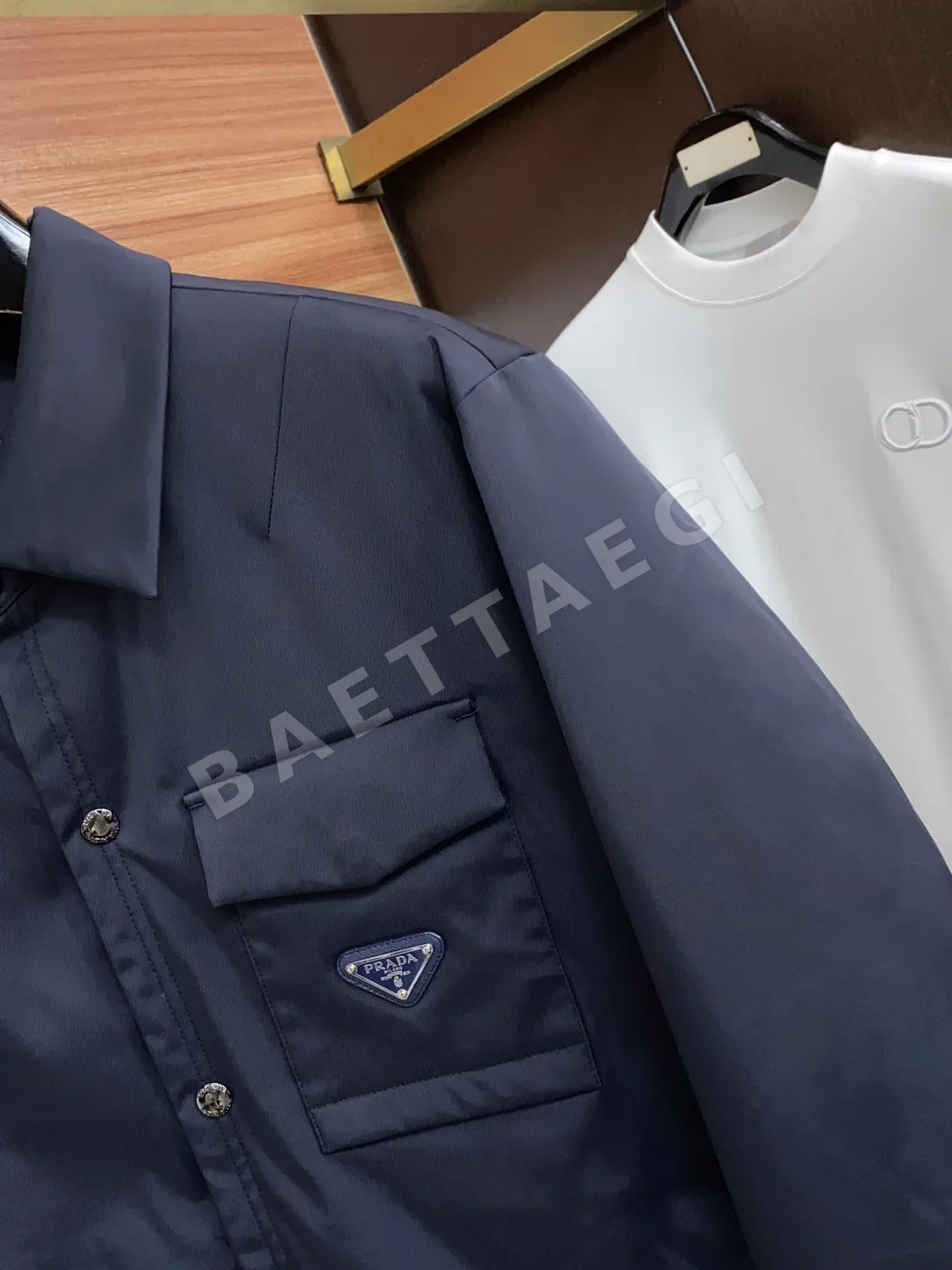 프라다 남성 다운 자켓 상세 이미지 5