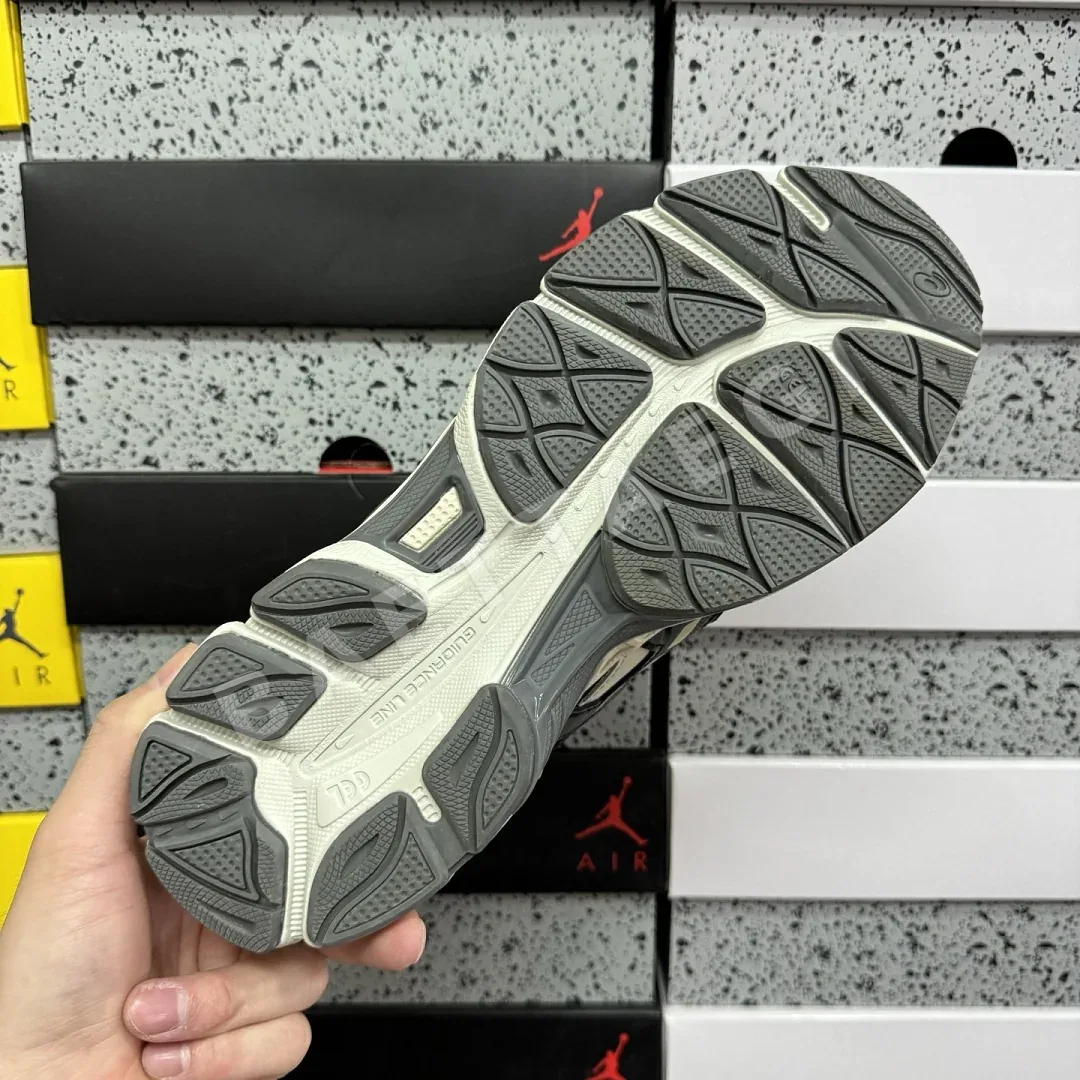 아식스 [GX] 젤 NYC 2055 1203A542-200 200543 Asics Gel-NYC 2055 Pale Oak Truffle Grey 상세 이미지 10