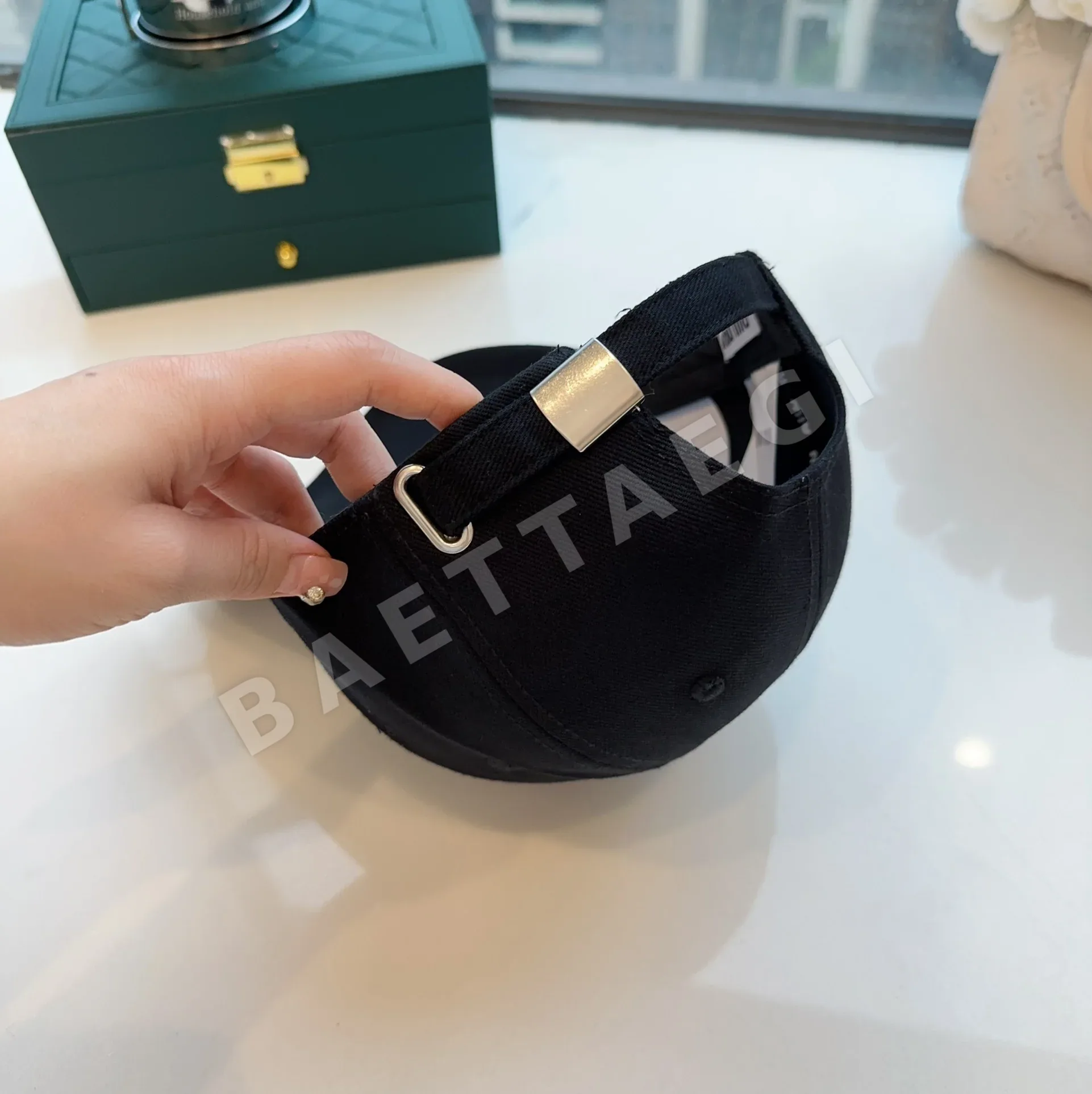 미우미우 모자 81074 Miu Miu Cap 상세 이미지 6
