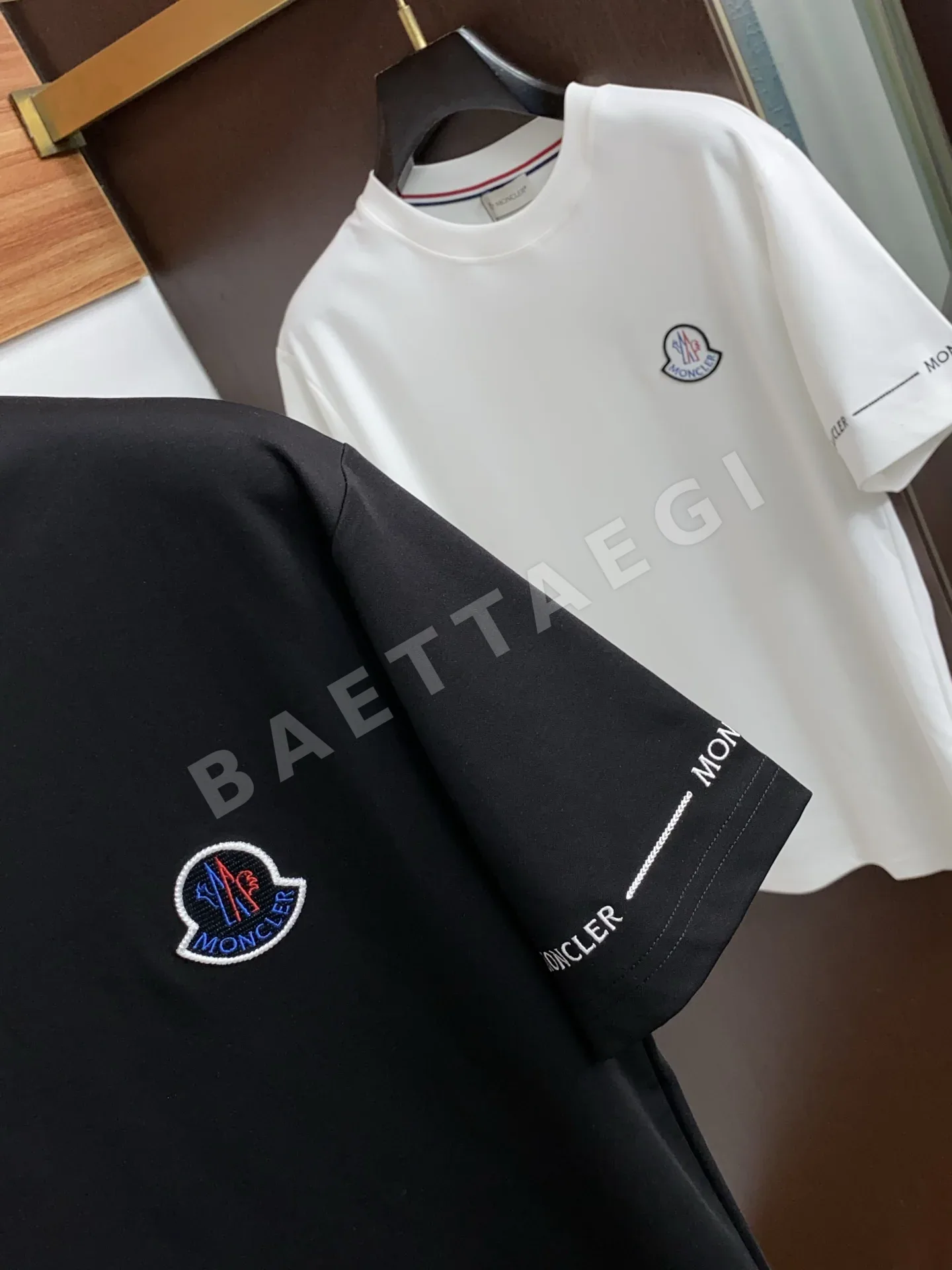 몽클레르 마세라즈드 코튼 크루넥 반팔 티셔츠 상세 이미지 4