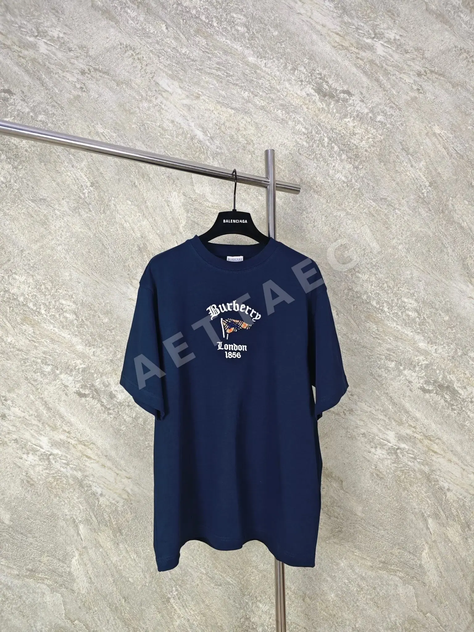 버버리 체크 자수 크루넥 반팔 티셔츠 158272