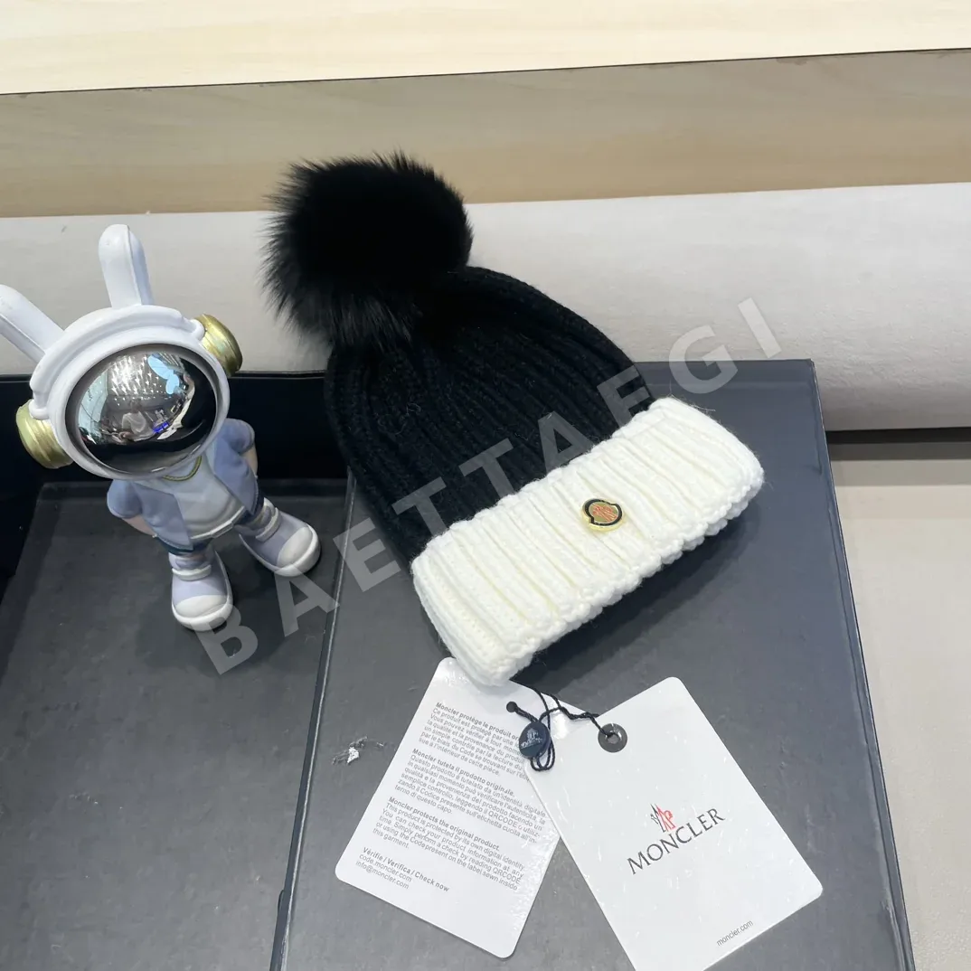 몽클레르 폭스 폼폼 울 니트 모자 상세 이미지 3