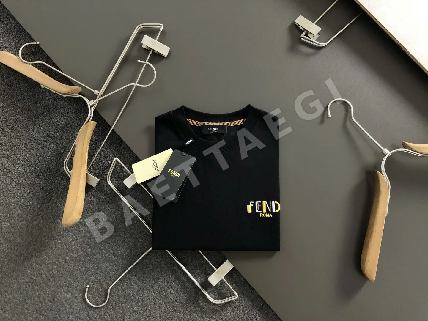 펜디 3D 자수 반팔 티셔츠 96657