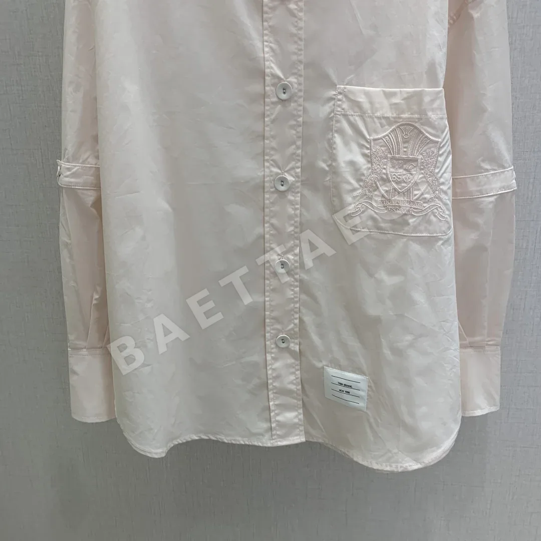 톰브라운 자수 배지 여성 셔츠 상세 이미지 5