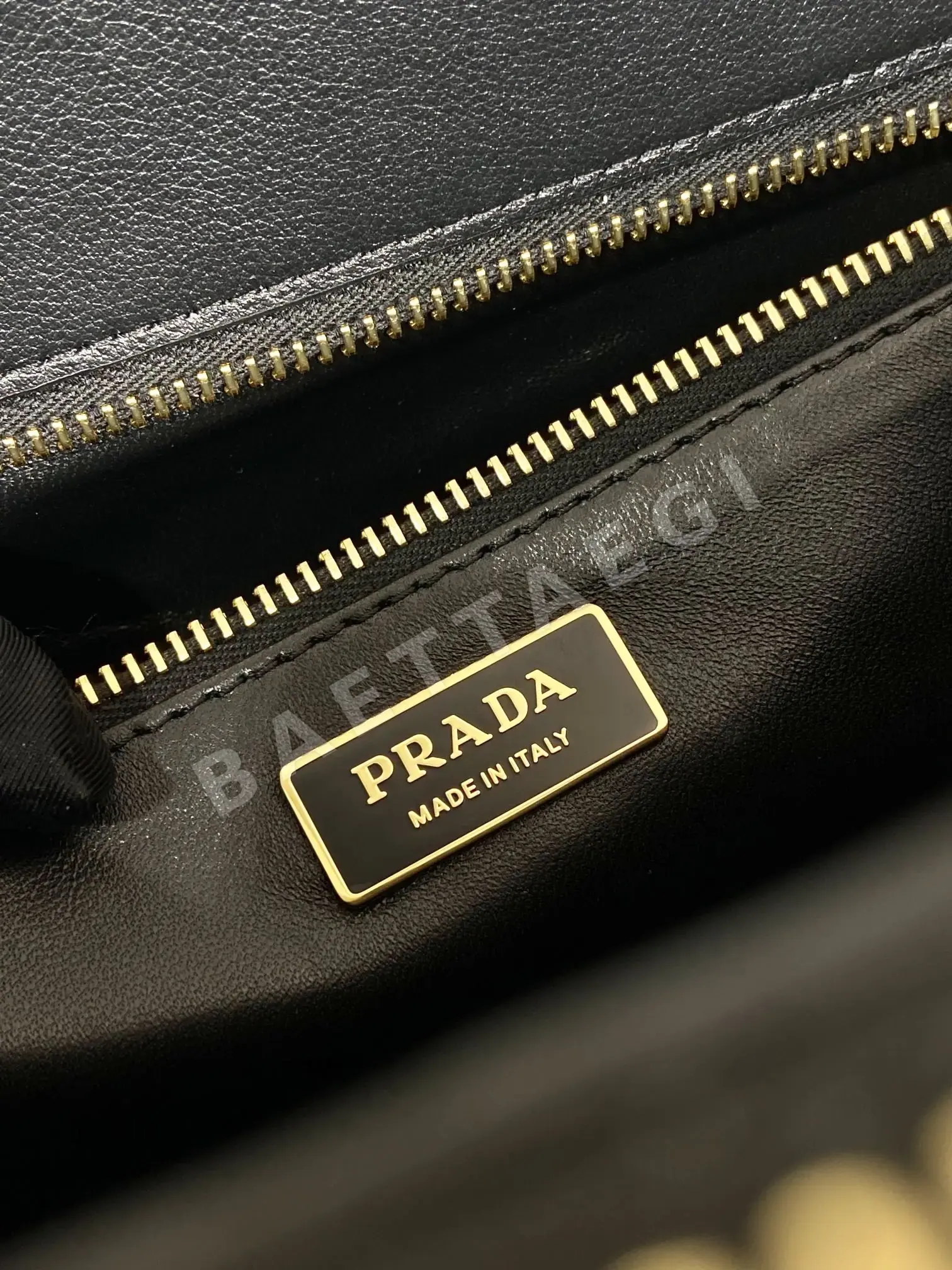 프라다 사피아노 카프스킨 숄더백 1BA802 상세 이미지 9
