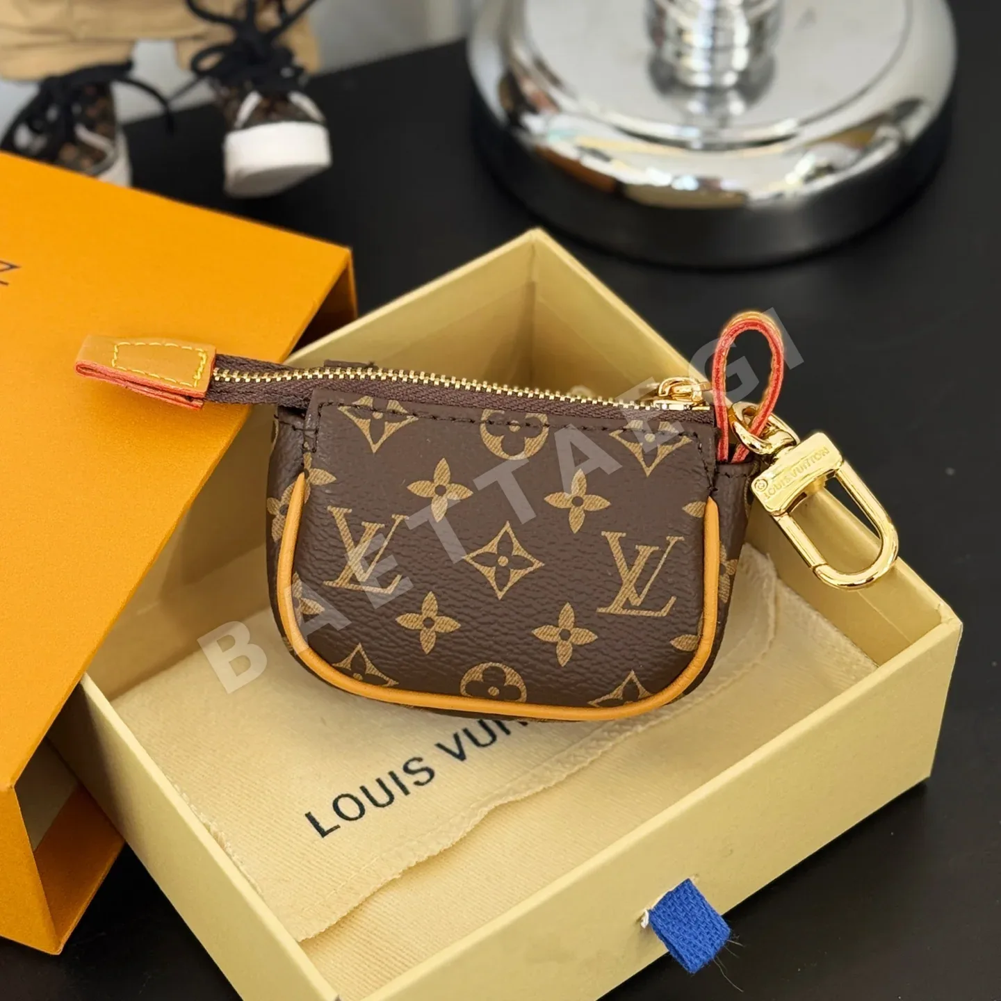 루이비통 LV xTM 마이크로 포쉐트 키링 상세 이미지 3