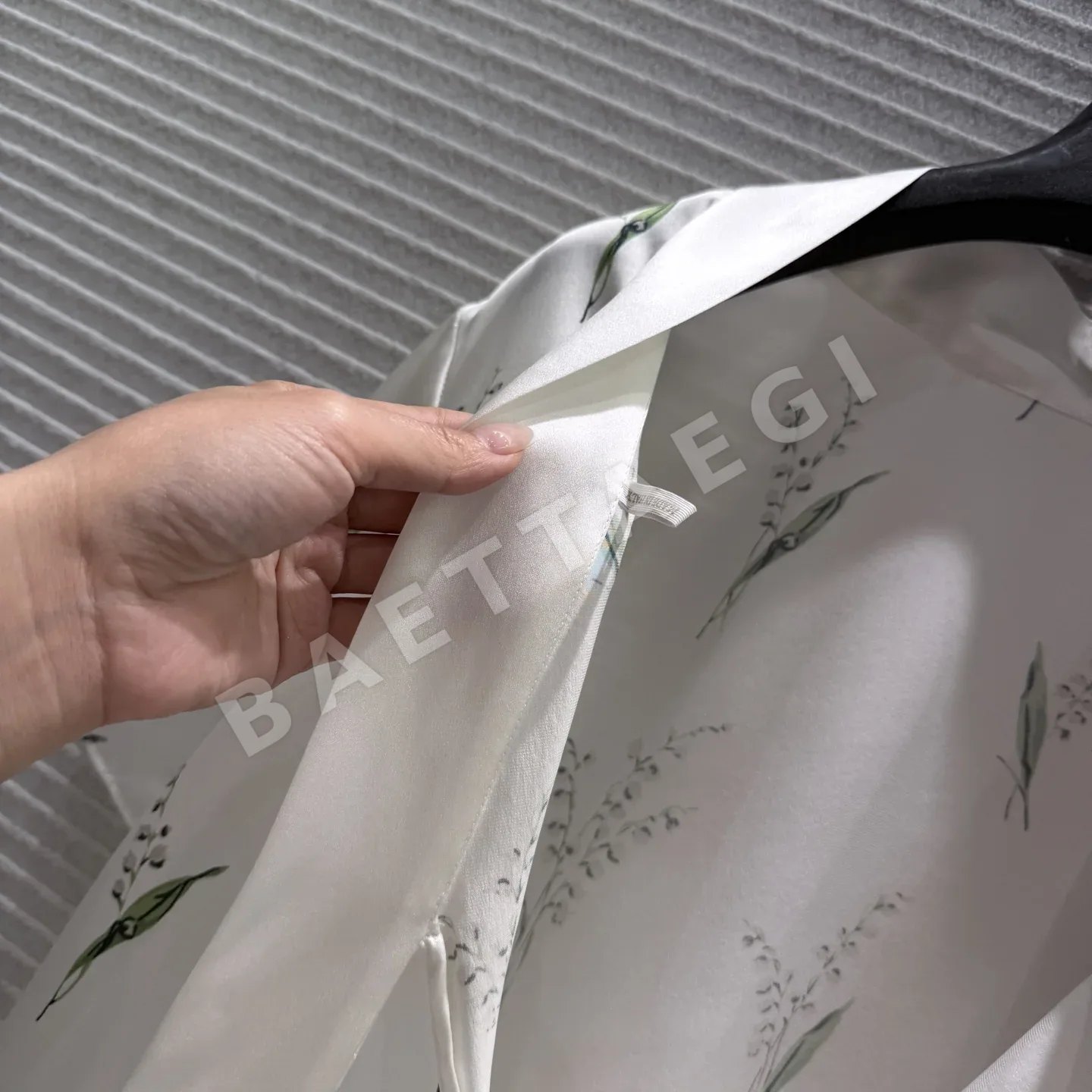 디올 여성 실크 반팔 셔츠 상세 이미지 6
