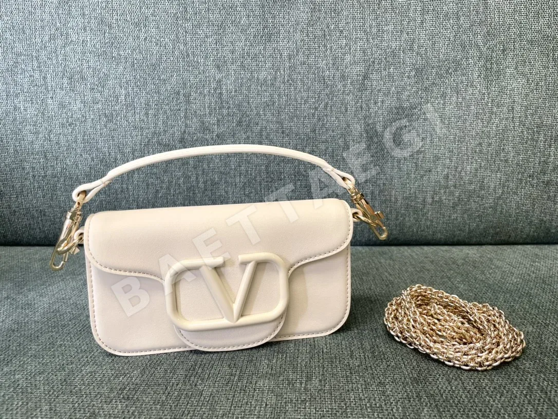발렌티노 V로고 카프스킨 핸드백 43881