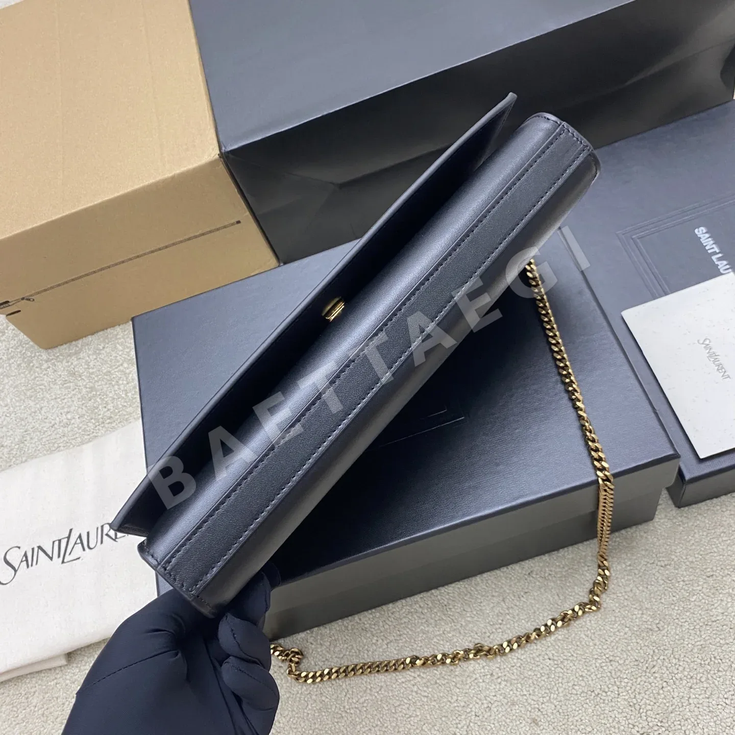 생로랑 YSL 메탈 로고 체인 숄더백 상세 이미지 4