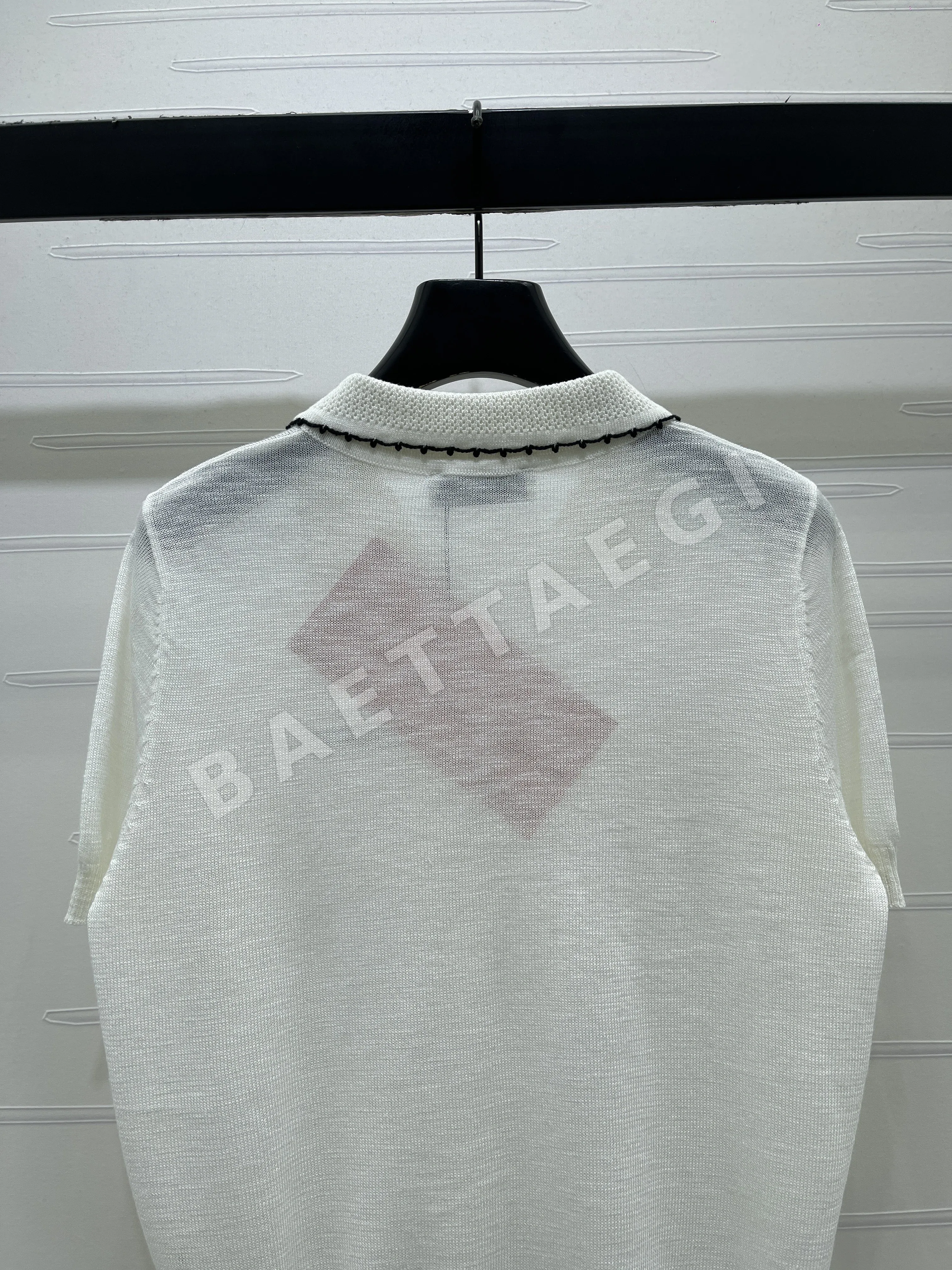 미우미우 레터 로고 니트 반팔 티셔츠 상세 이미지 16