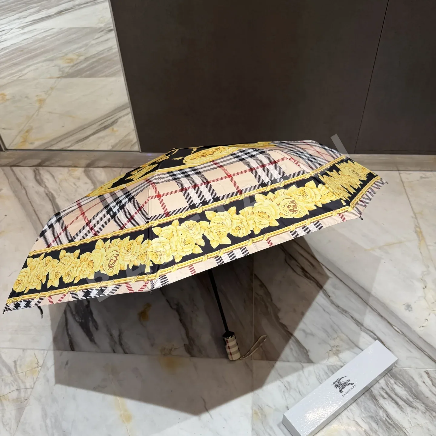 버버리 3단 접이식 자동 우산 상세 이미지 8