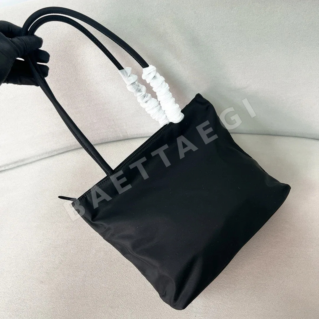 프라다 나일론 롱 핸들 토트백 25 cm 상세 이미지 4