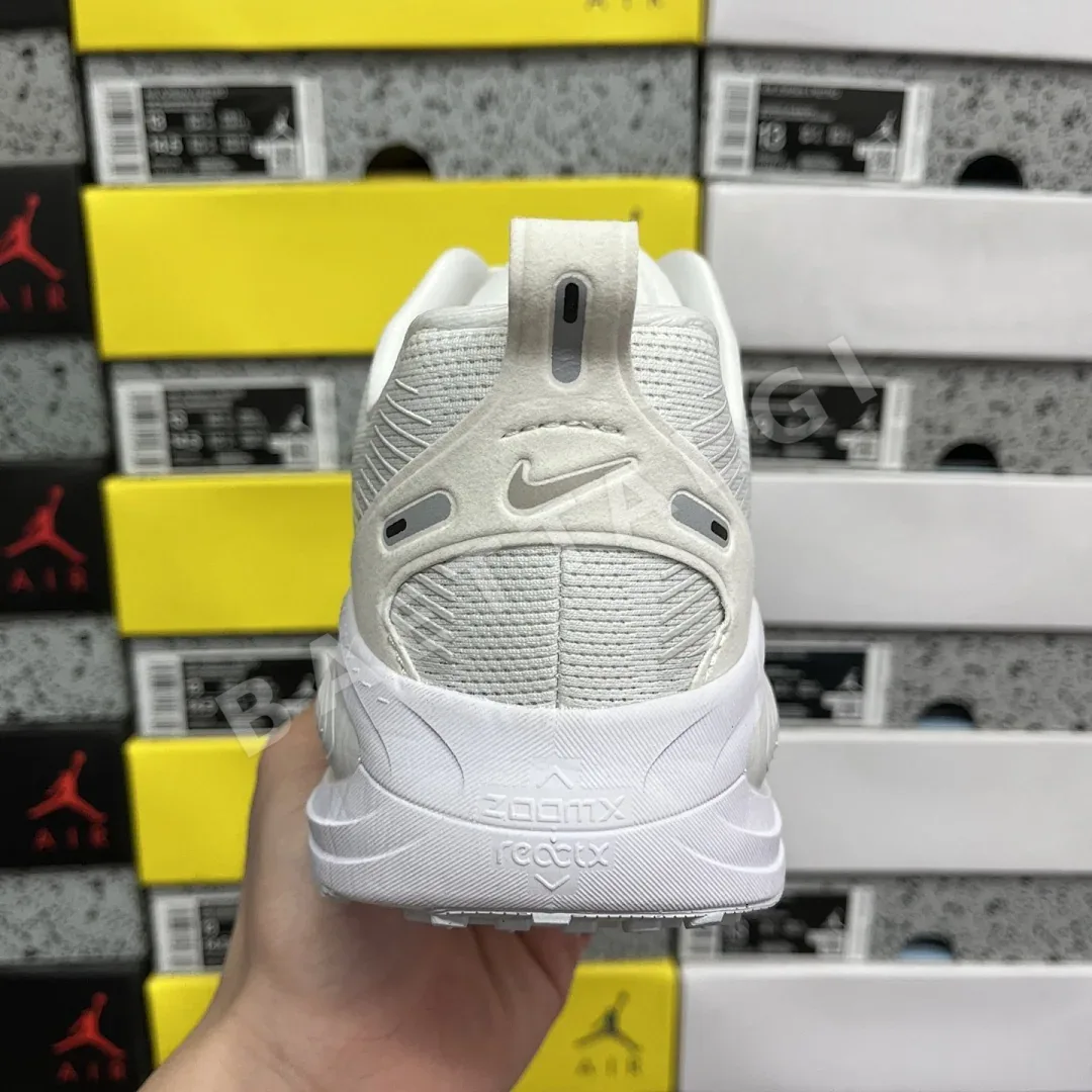 나이키 줌 보메로 18 HM6804-104 201108 Nike Zoom Vomero 18 상세 이미지 10