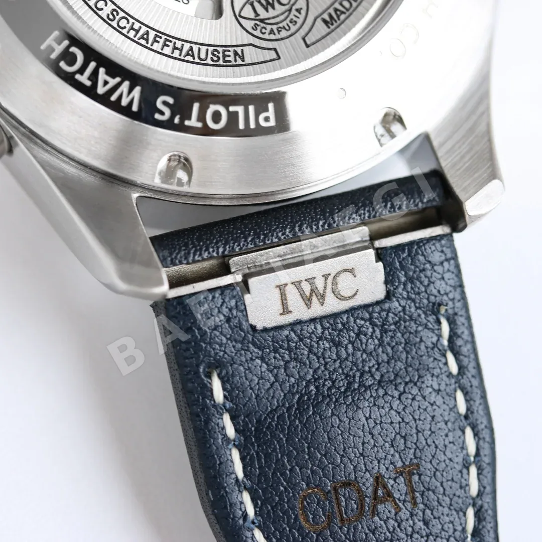 IWC 파일럿 페트로나스 그린 다이얼 시계 상세 이미지 8