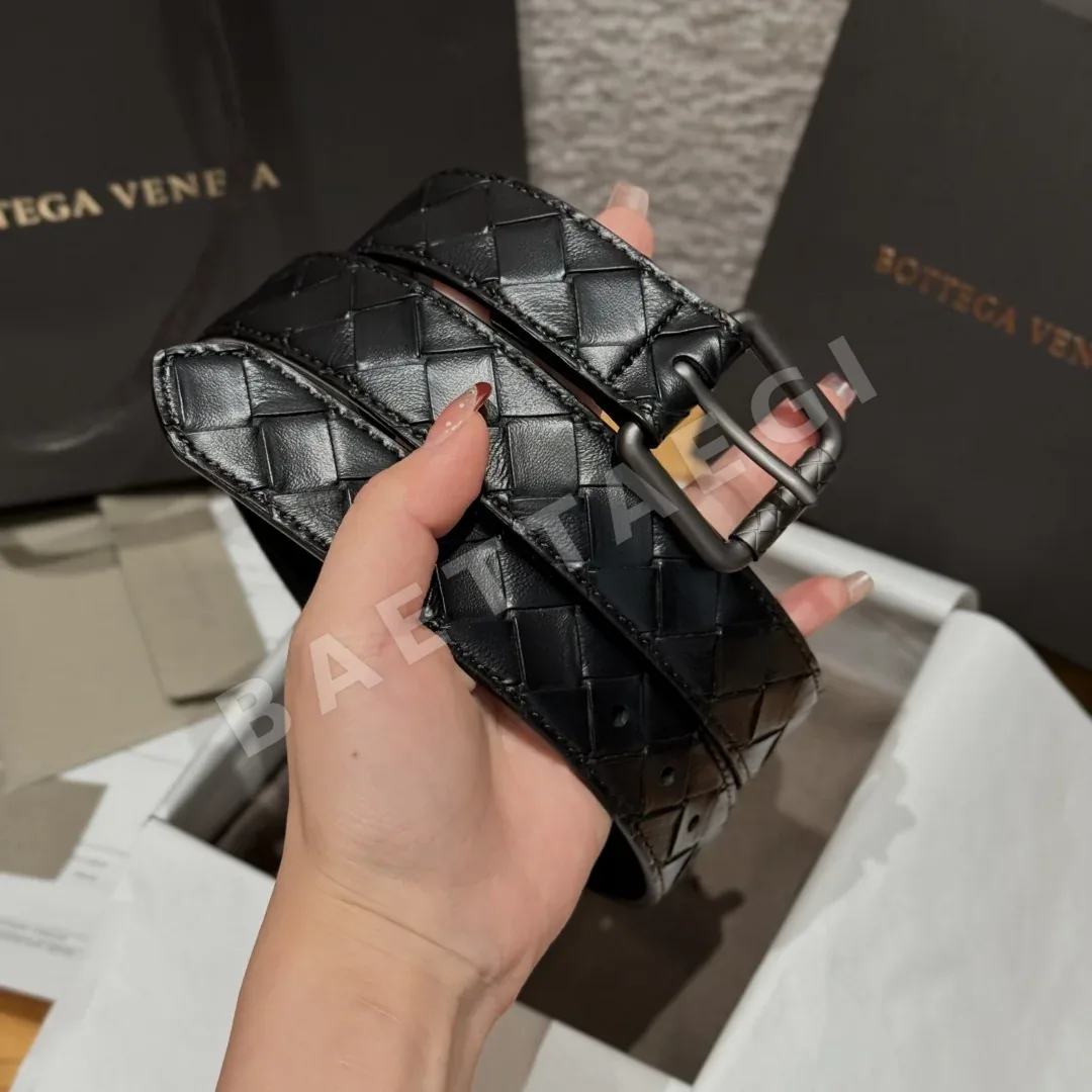 보테가베네타 인트레치아토 카프스킨 벨트 상세 이미지 3