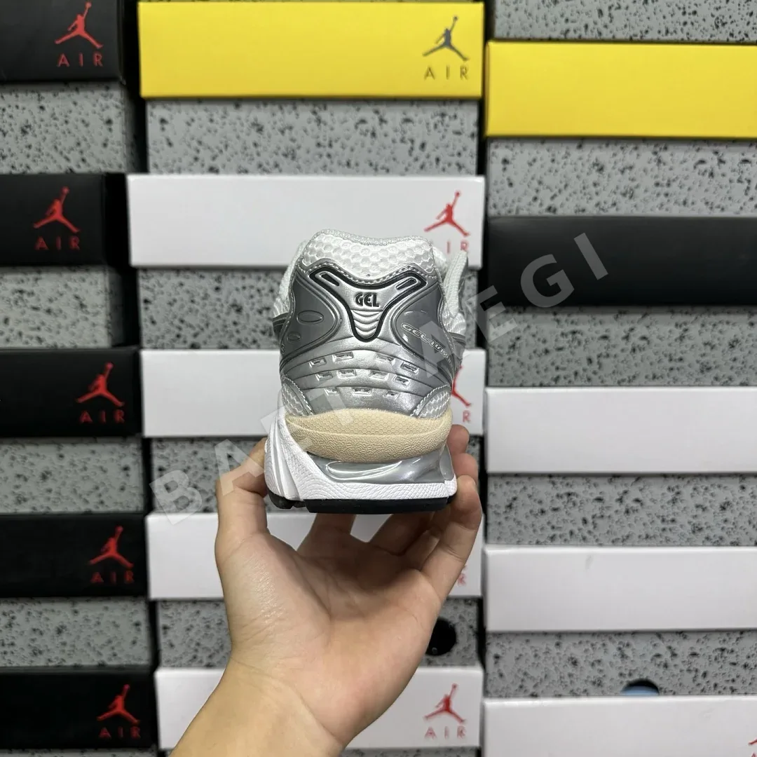 아식스 [LZ] 젤 카야노 14 1203A537-110 200565 Asics Gel-Kayano 14 White Graphite Grey 상세 이미지 8