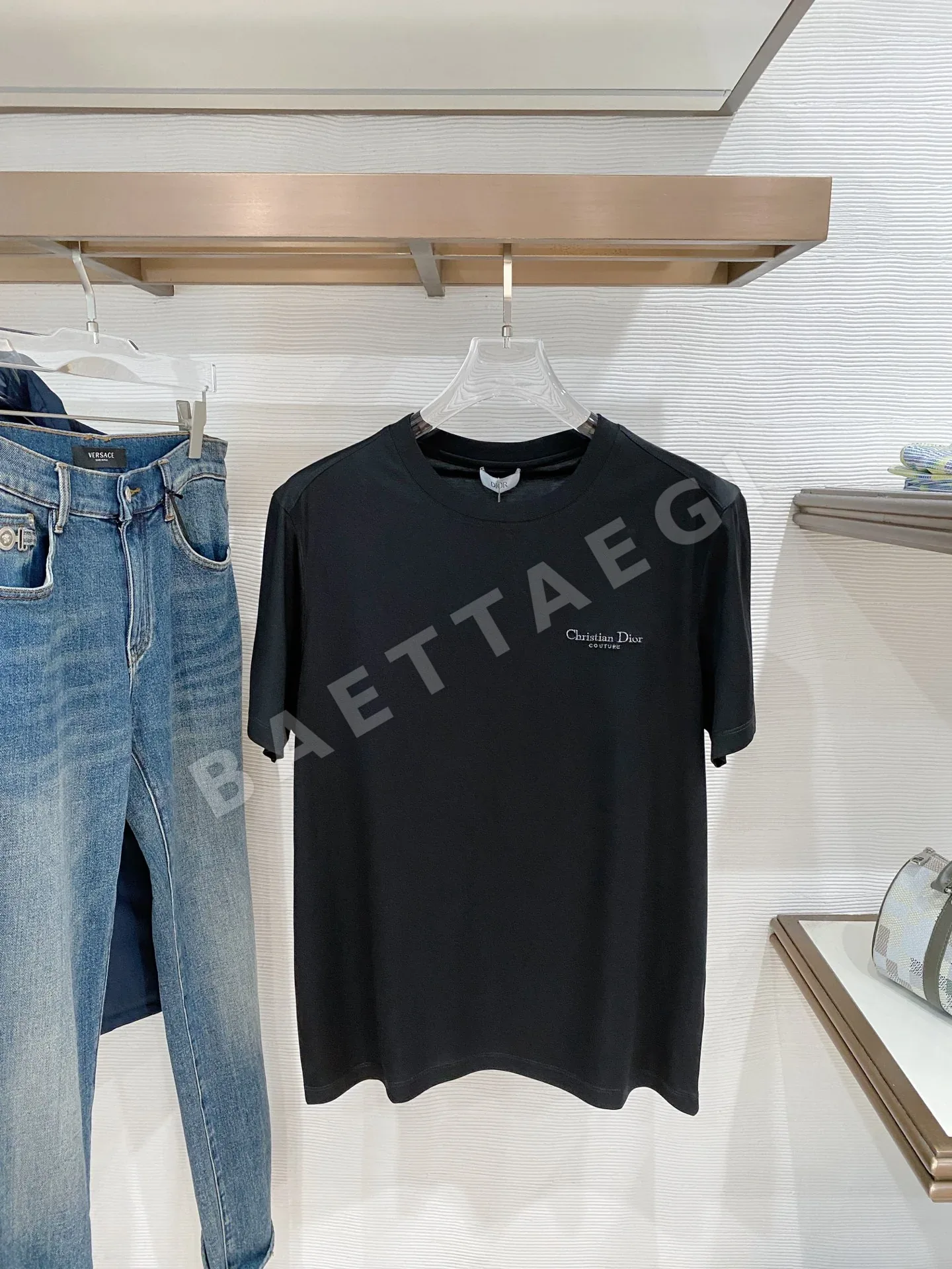 디올 크루넥 반팔 티셔츠 127407
