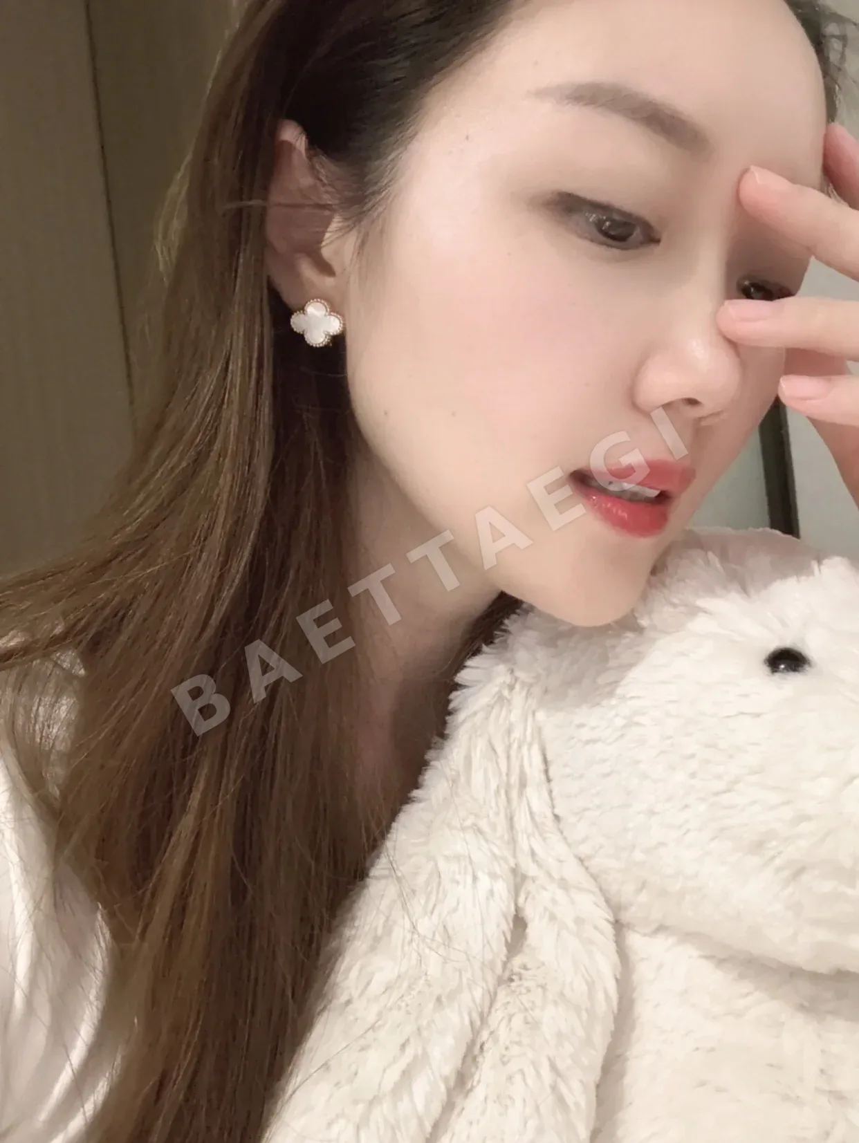 반클리프앤아펠 골드 네 잎 클로버 귀걸이 상세 이미지 9