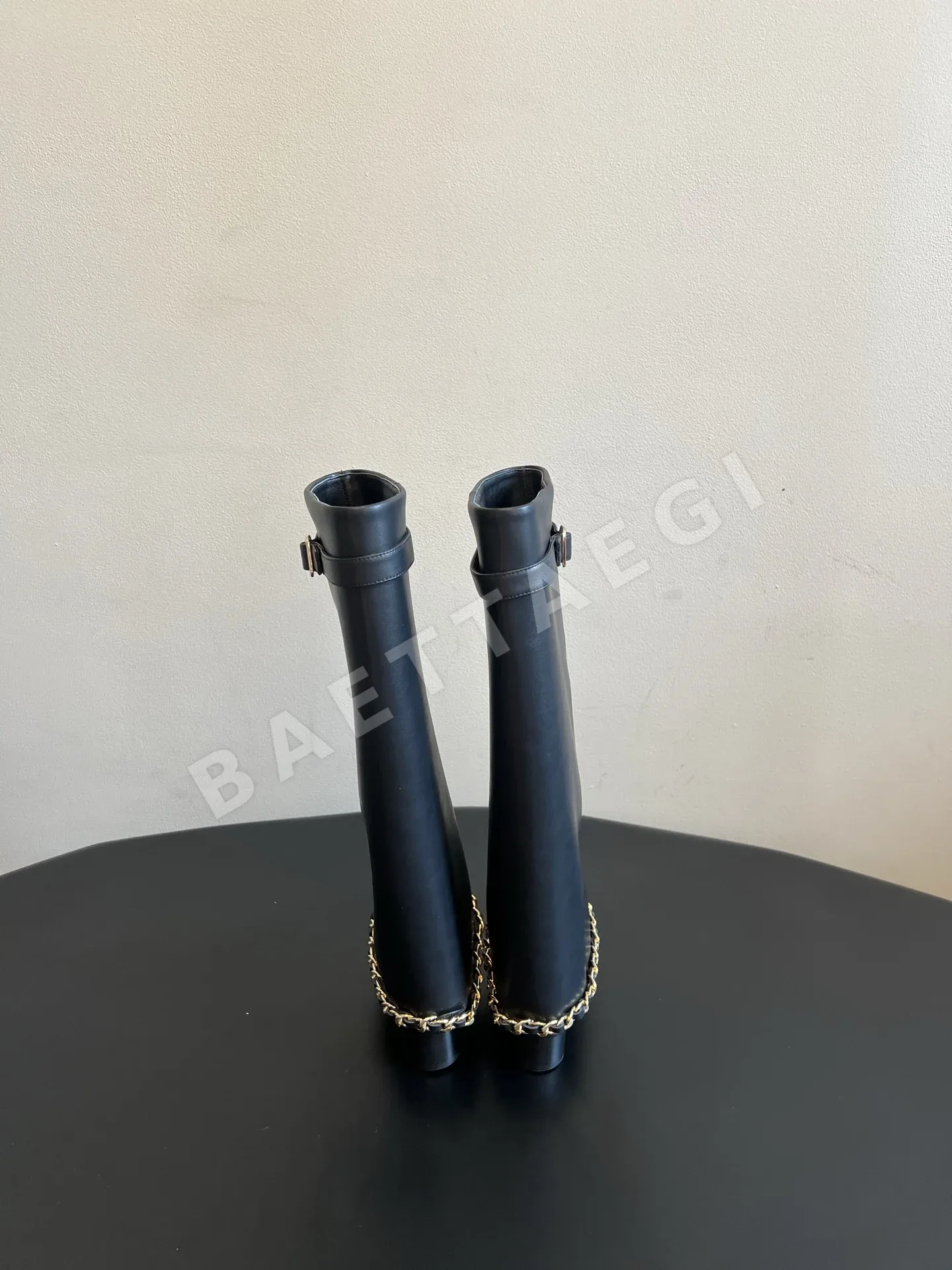 샤넬 부츠 가죽 컬러블록 체인 버클 상세 이미지 4