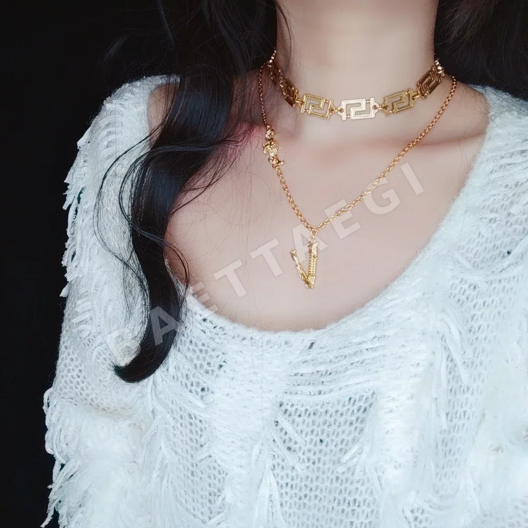 베르사체 메두사 로고 황동 목걸이 상세 이미지 6