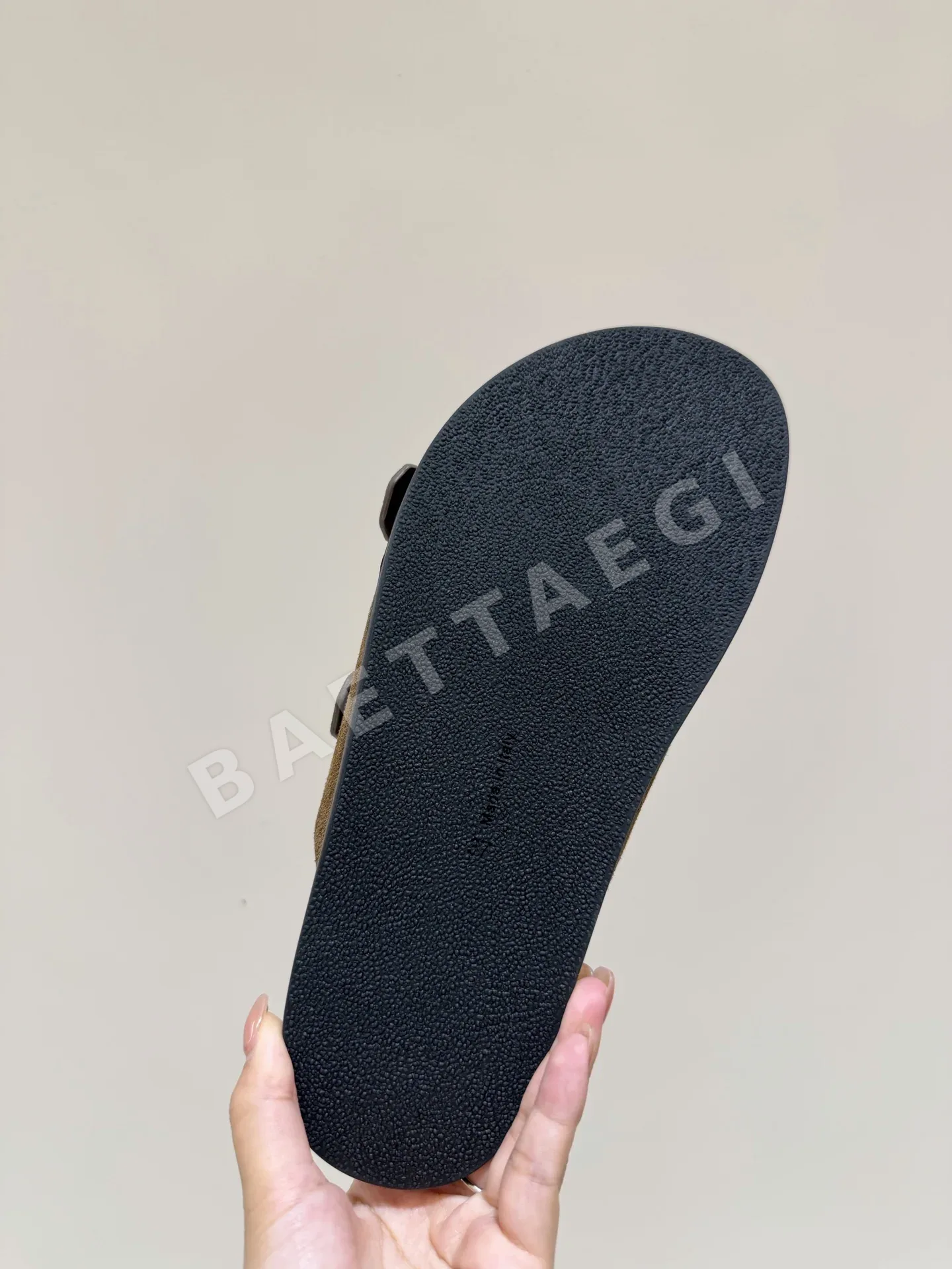 더로우 더블 버클 스웨이드 슬리퍼 상세 이미지 8