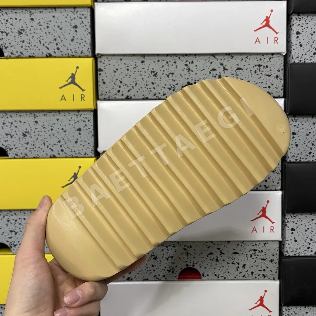 아디다스 [LW] 이지 슬라이드 FW6344 200633 Adidas Yeezy Slide Desert Sand 상세 이미지 9
