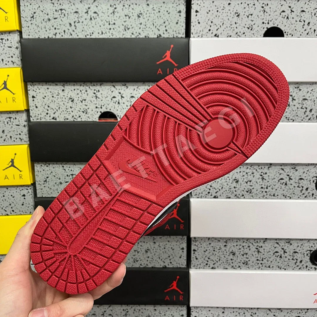 나이키 [LJR] DH3267-601 201039 Nike Travis Scott × Air Jordan 1 Chicago 상세 이미지 4