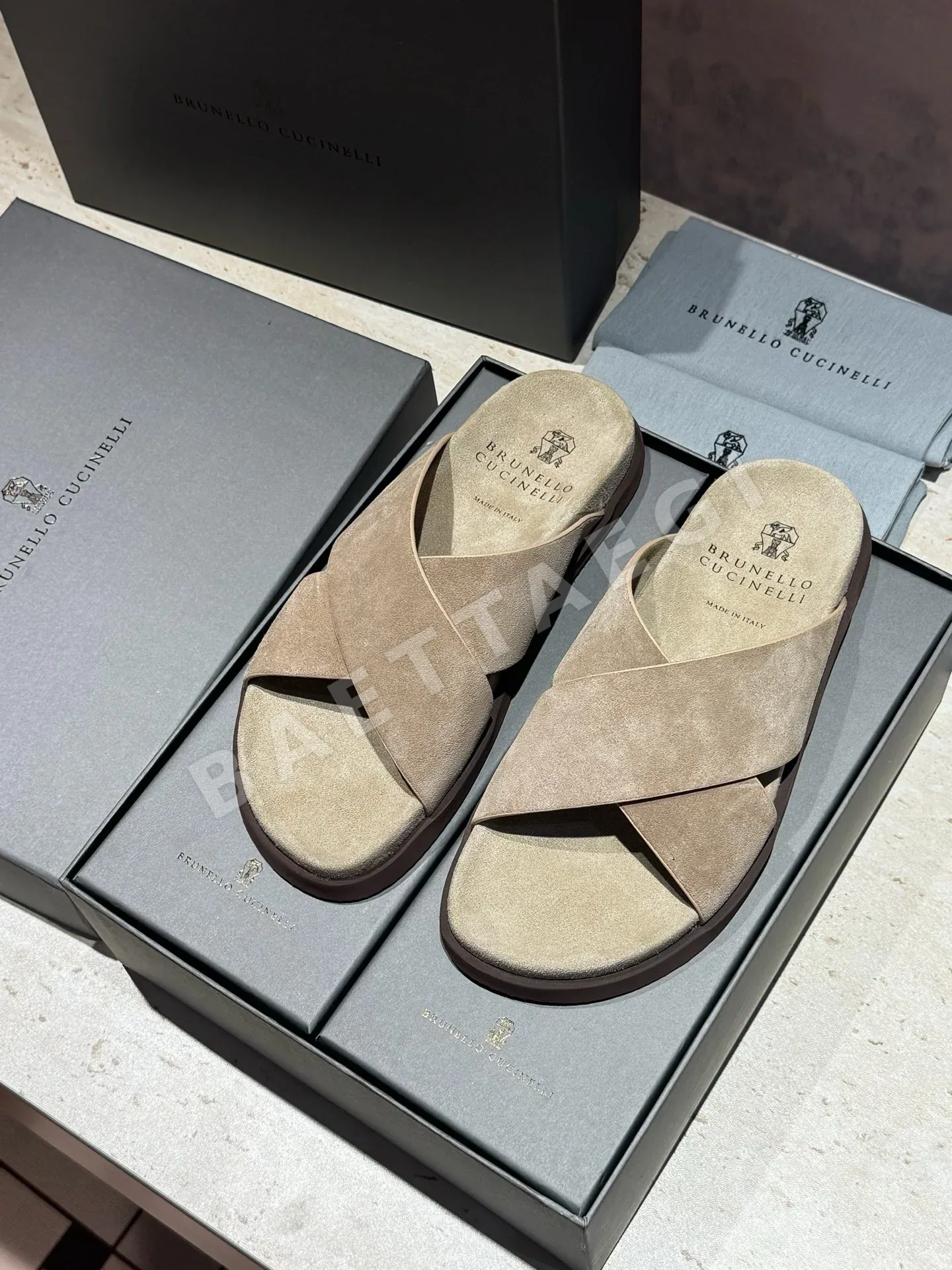 브루넬로쿠치넬리 남성용 스웨이드 비치 샌들 상세 이미지 4