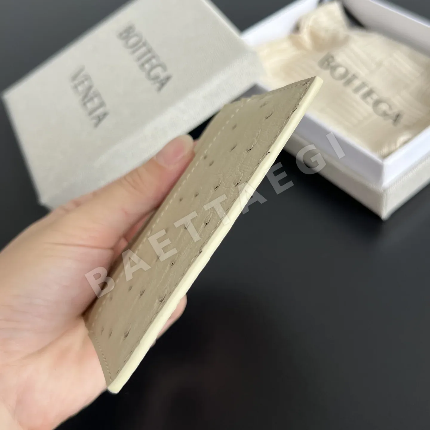 보테가베네타 타조가죽 카드홀더 지갑 상세 이미지 4