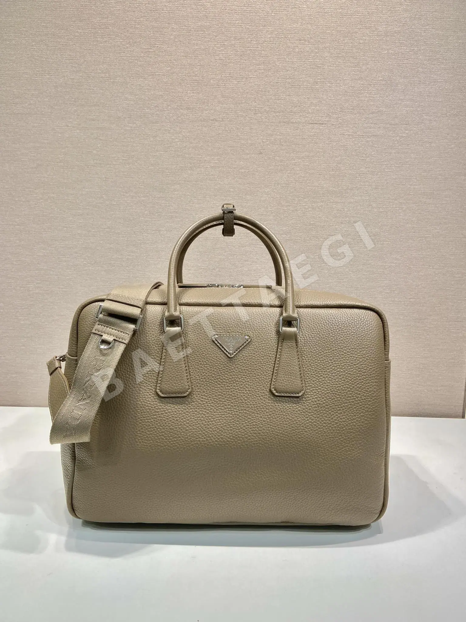 프라다 사슴가죽 브리프케이스 가방 2VE339 67711