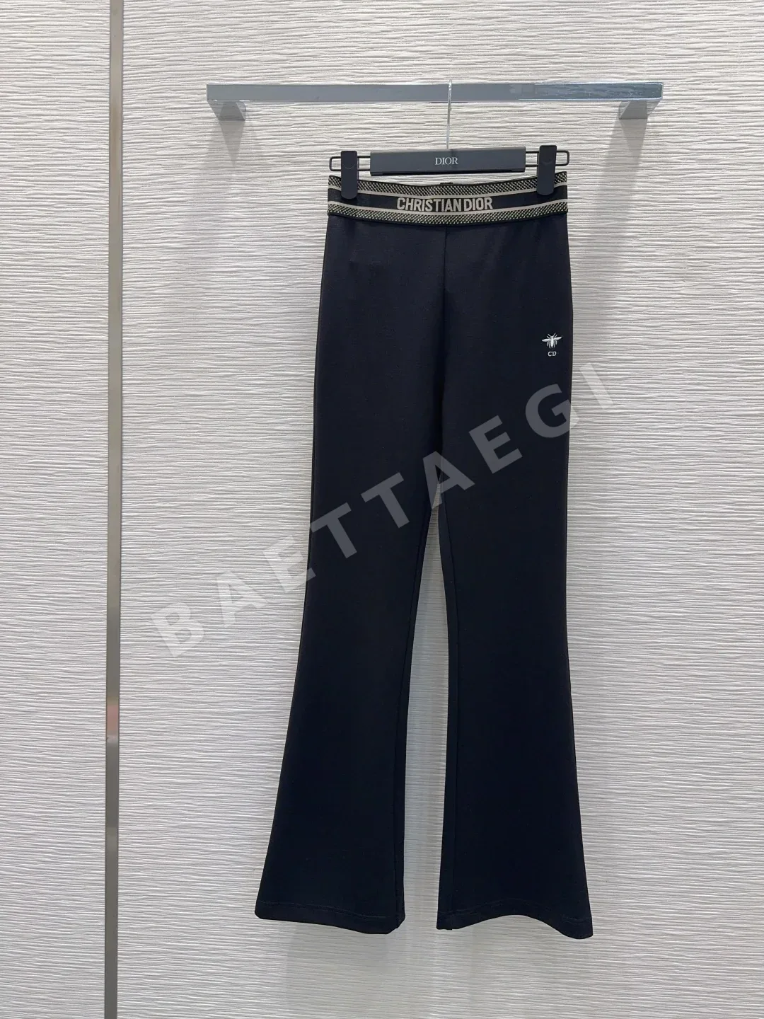 디올 플레어 미드하이웨스트 레깅스 팬츠 91878