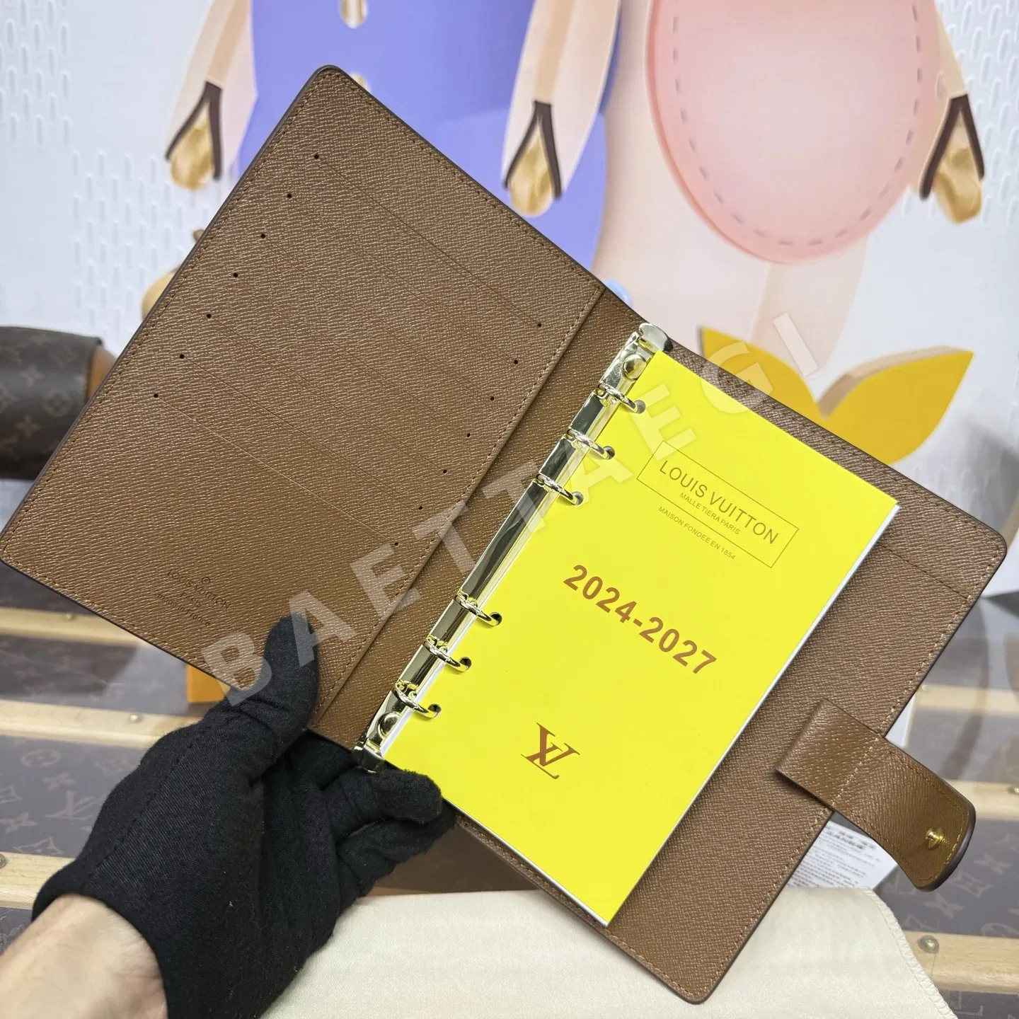 루이비통 모노그램 캔버스 중지갑 상세 이미지 7